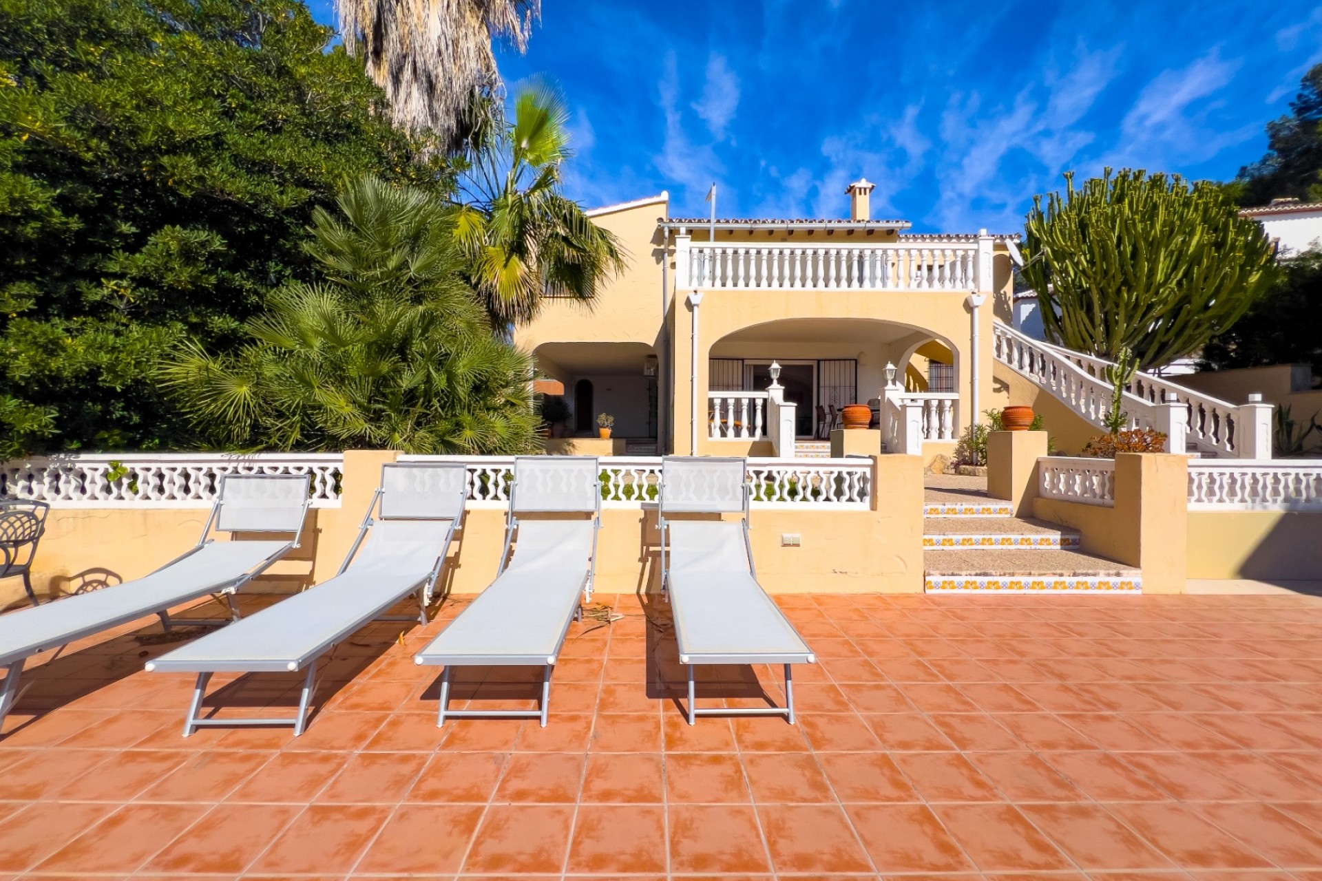 Sale - Villa -
Moraira