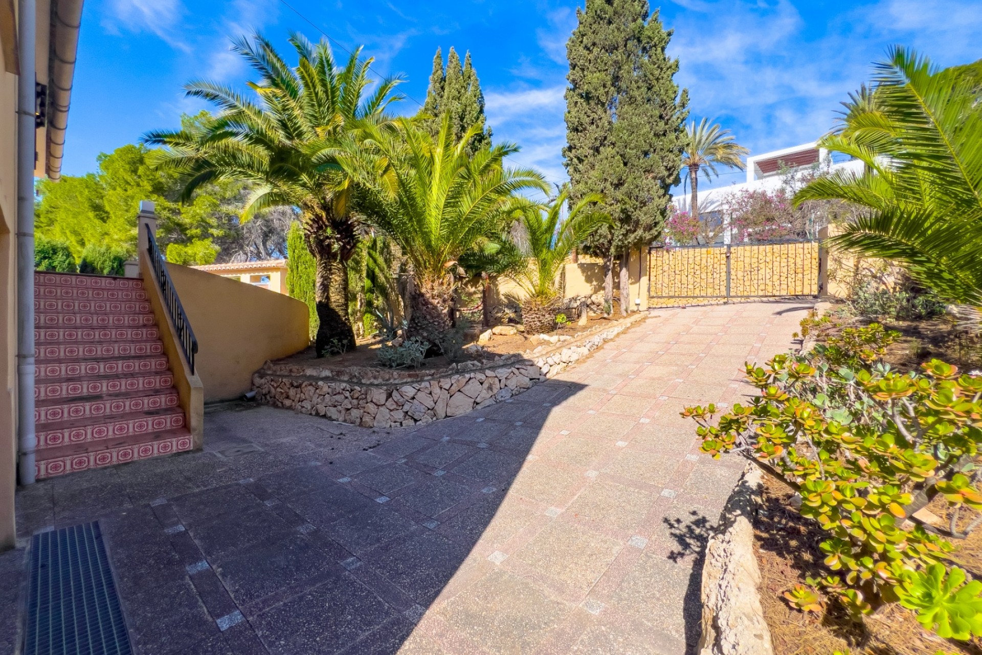 Sale - Villa -
Moraira