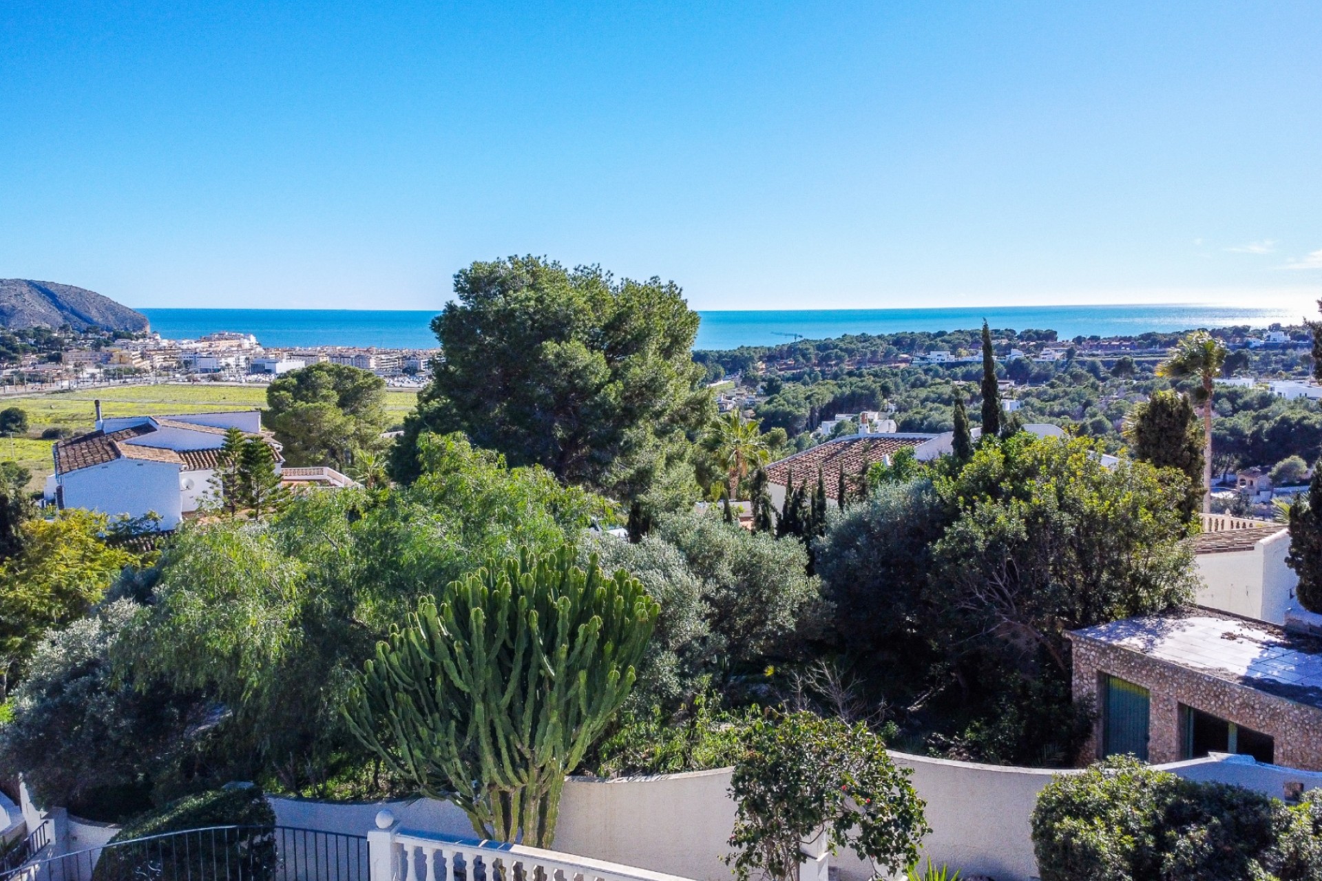 Sale - Villa -
Moraira
