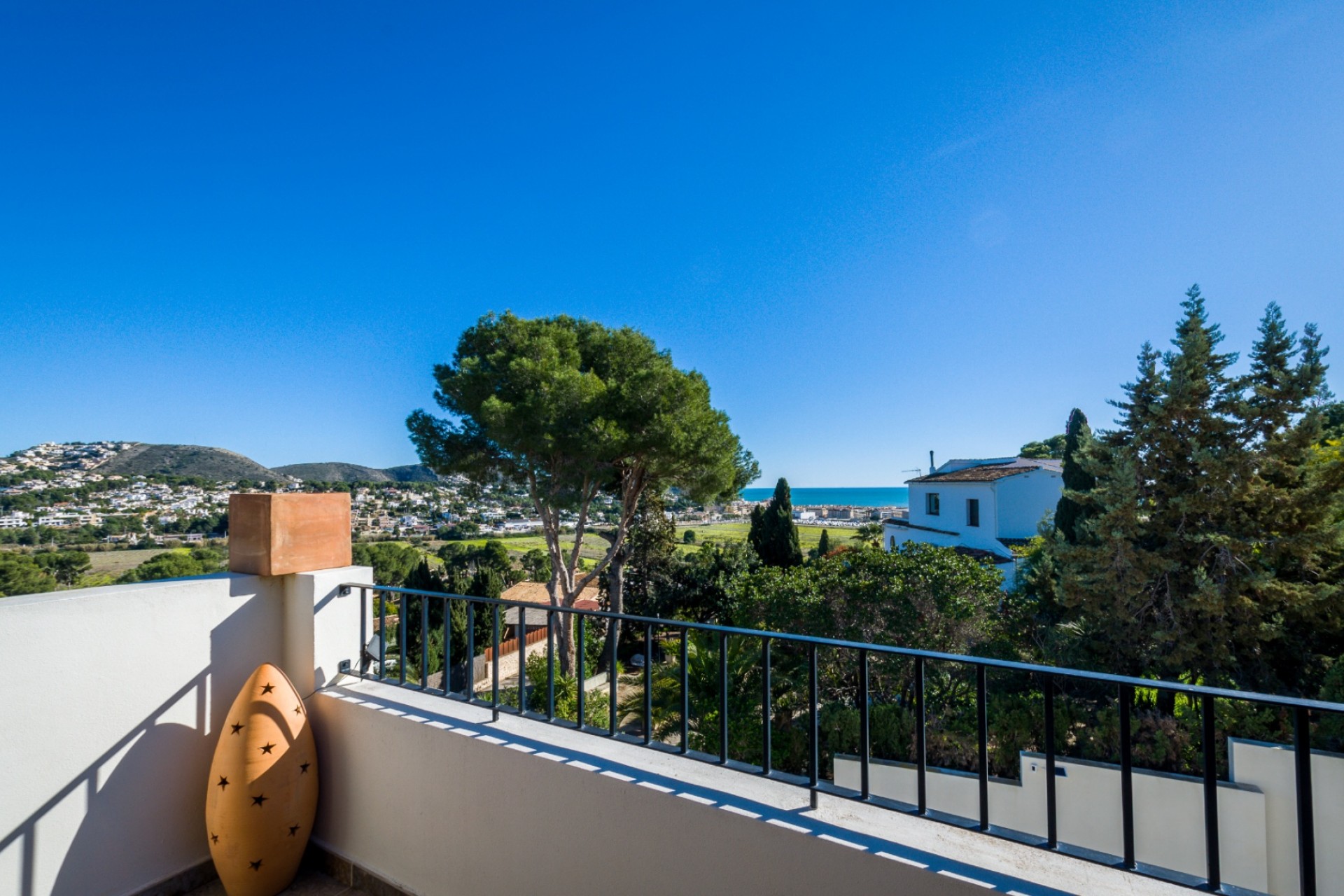 Sale - Villa -
Moraira