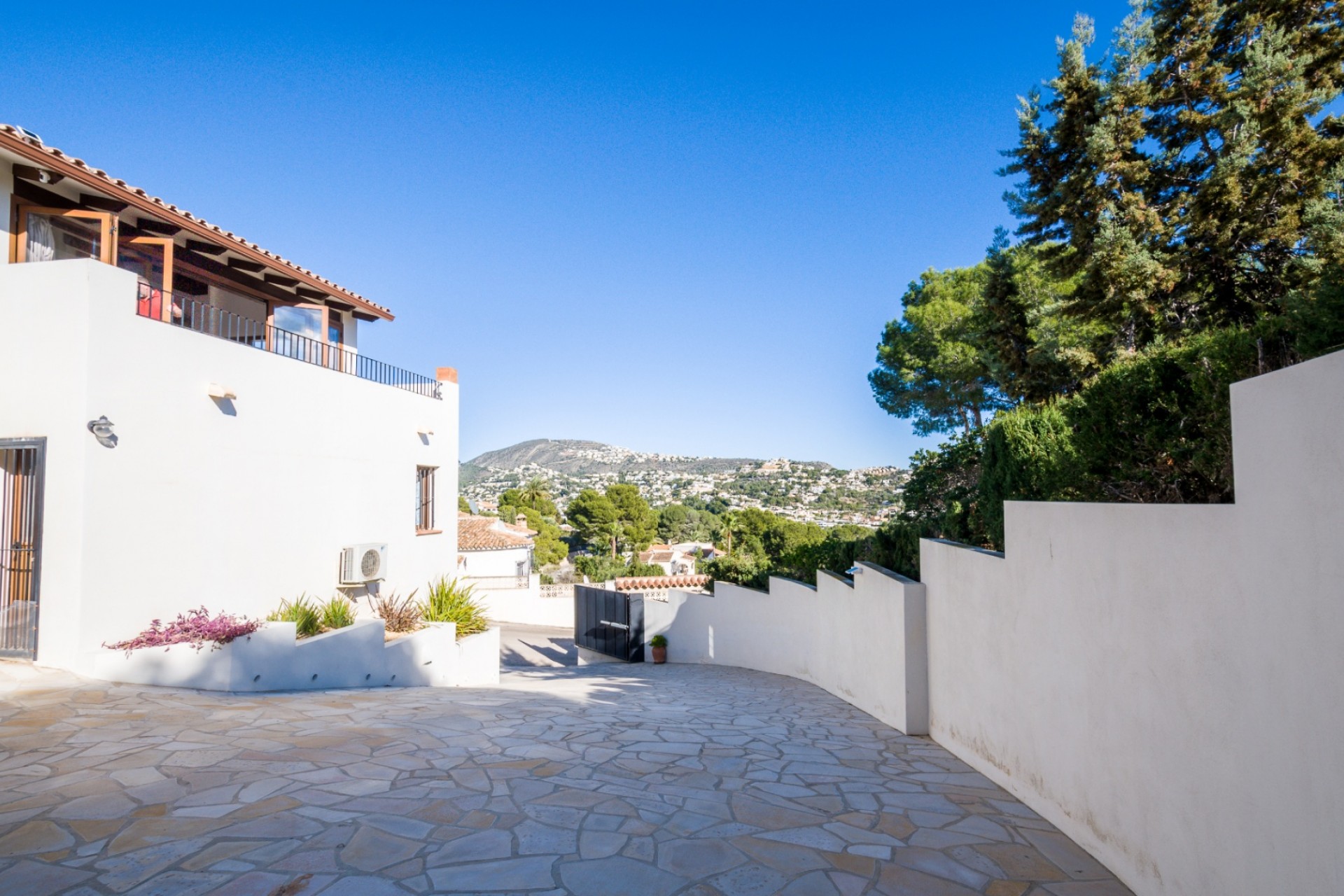 Sale - Villa -
Moraira