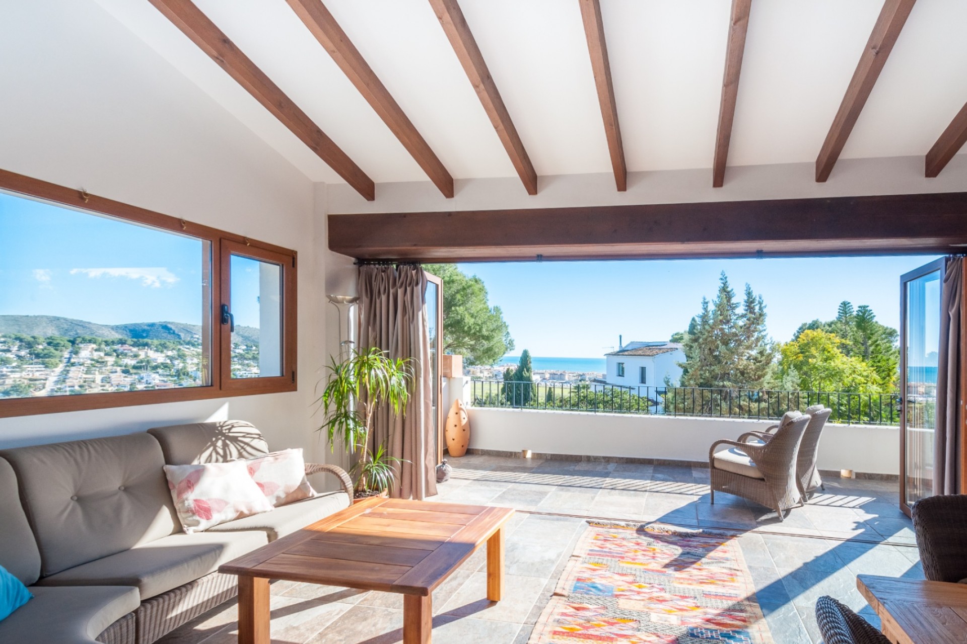 Sale - Villa -
Moraira