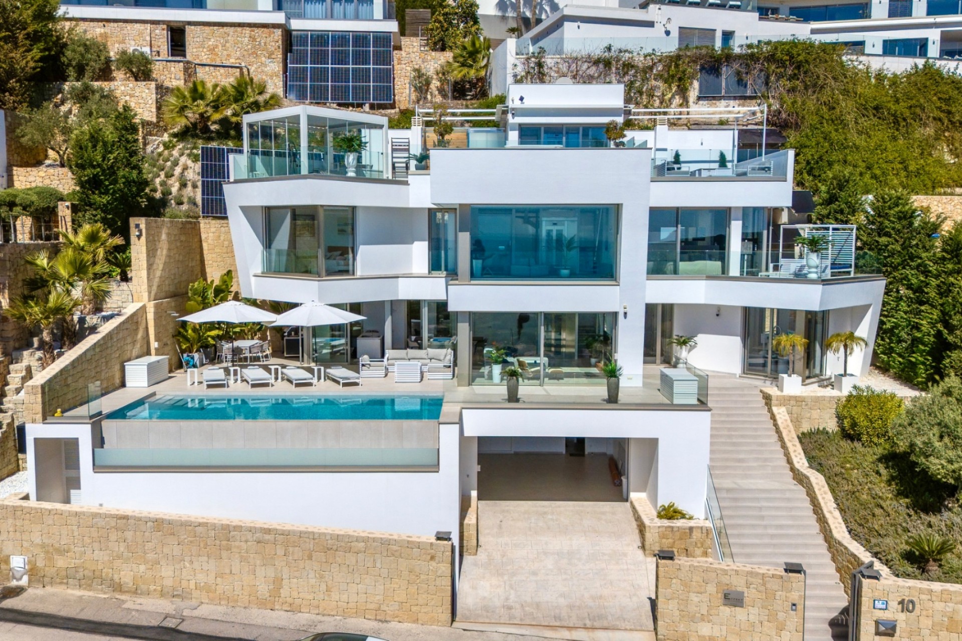 Sale - Villa -
Moraira