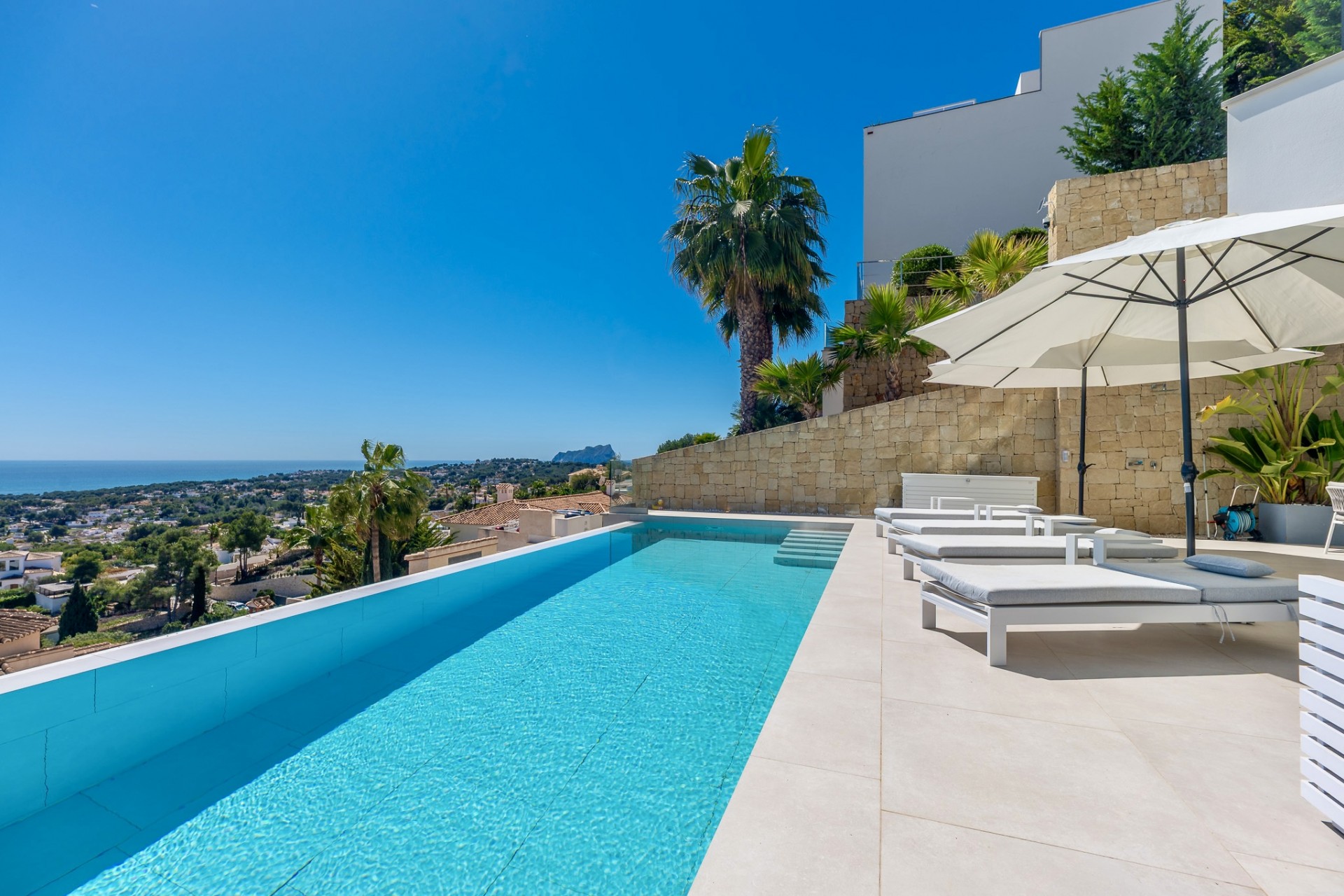 Sale - Villa -
Moraira