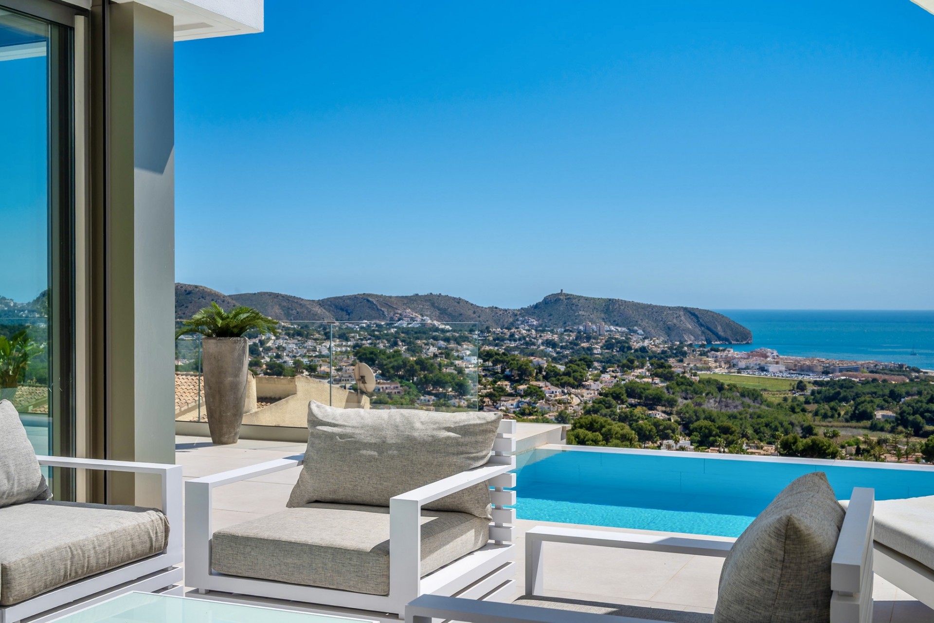 Sale - Villa -
Moraira