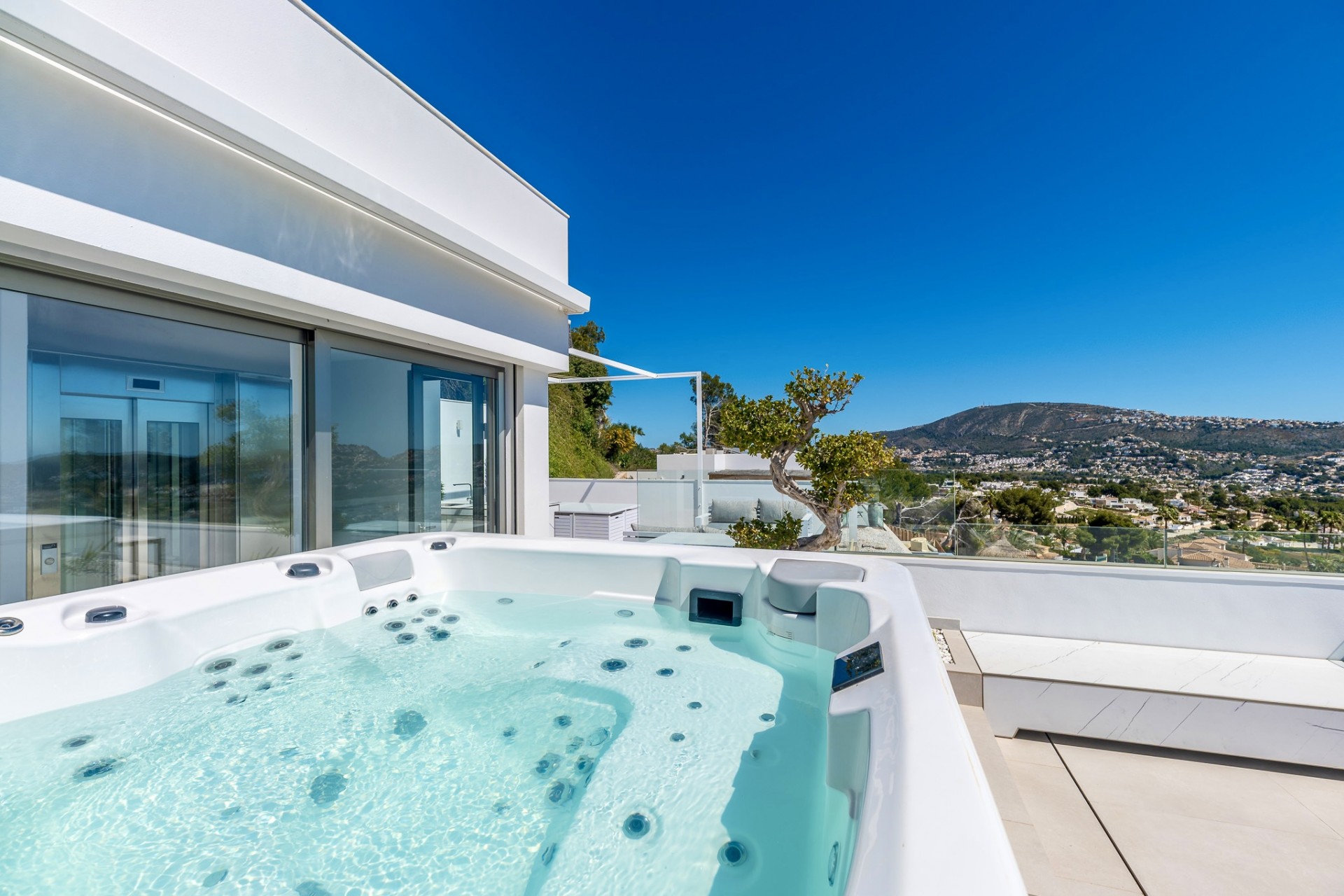 Sale - Villa -
Moraira