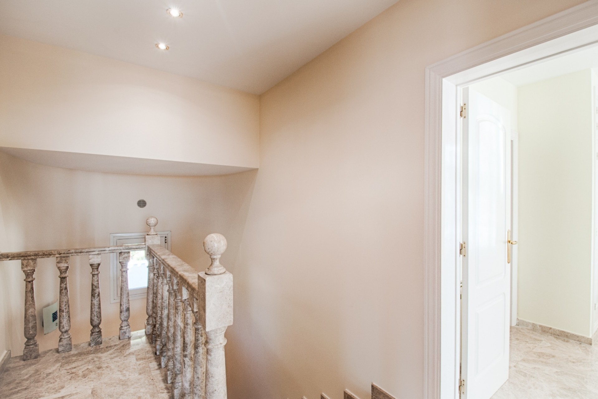 Sale - Villa -
Moraira
