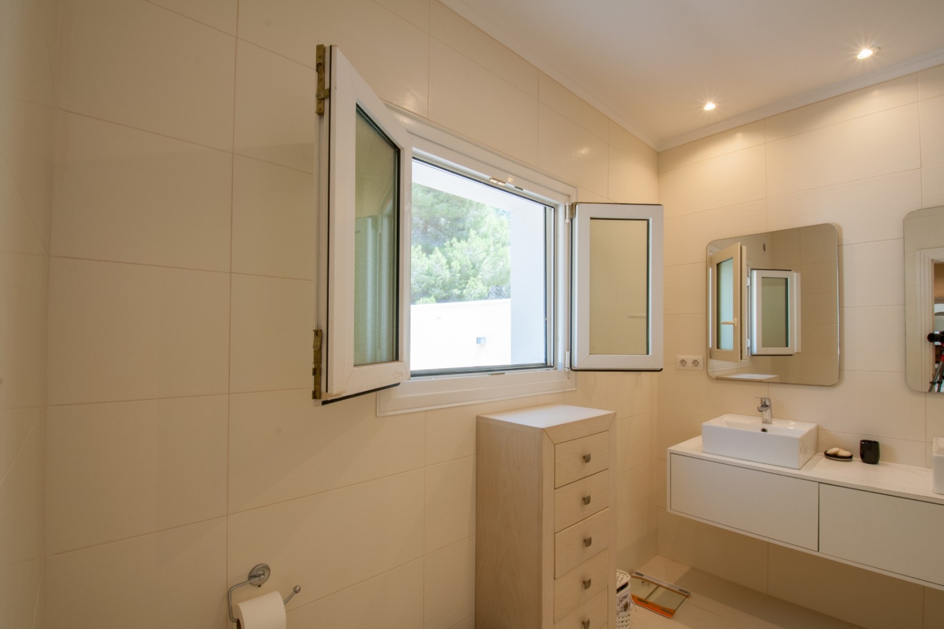 Sale - Villa -
Moraira
