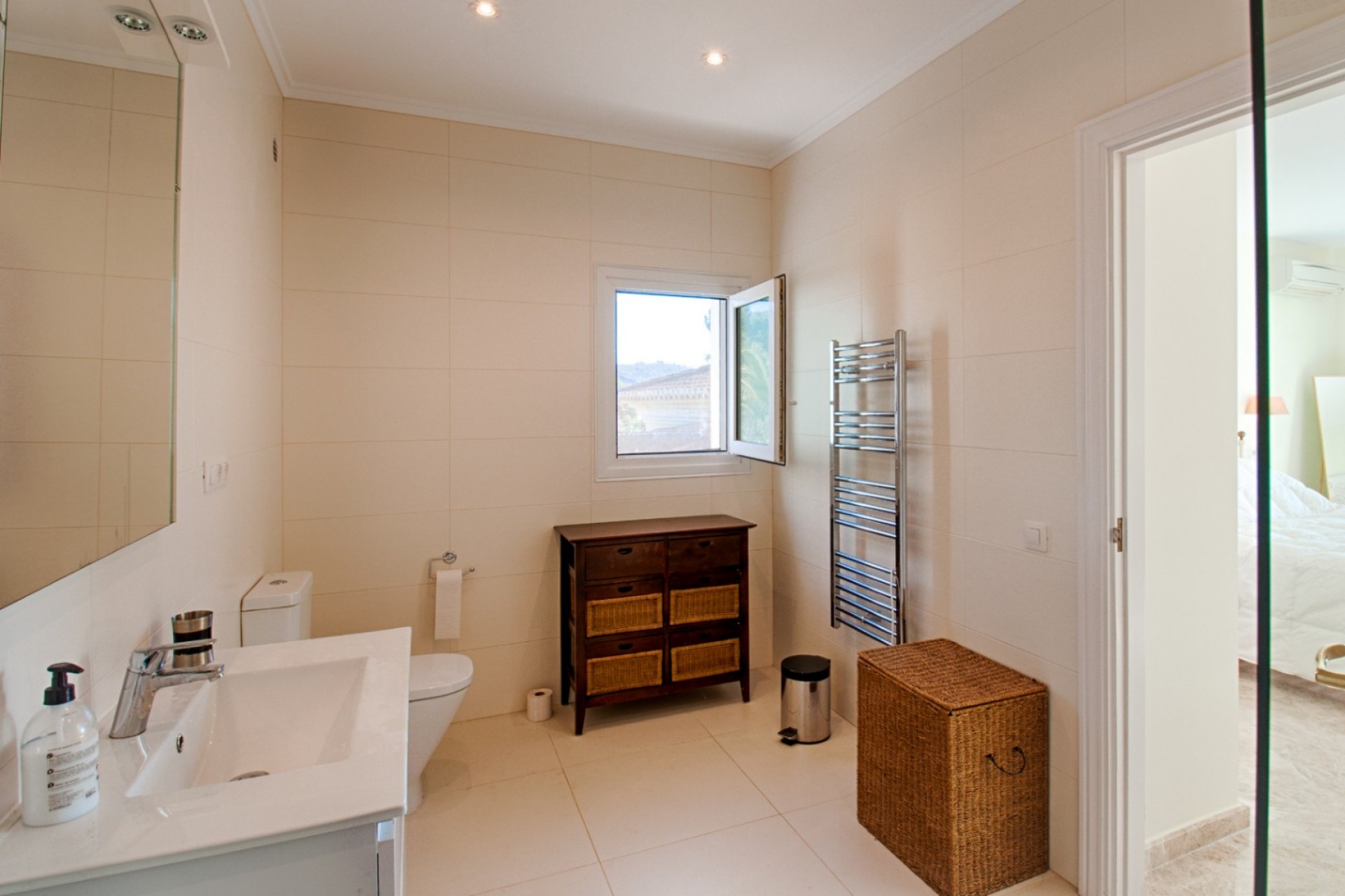 Sale - Villa -
Moraira