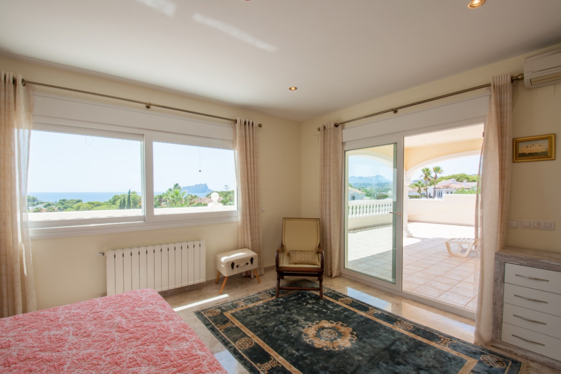 Sale - Villa -
Moraira