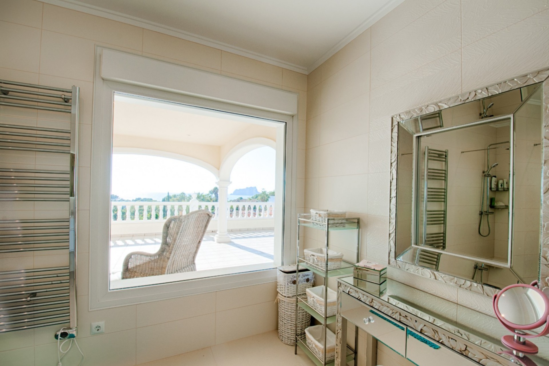 Sale - Villa -
Moraira