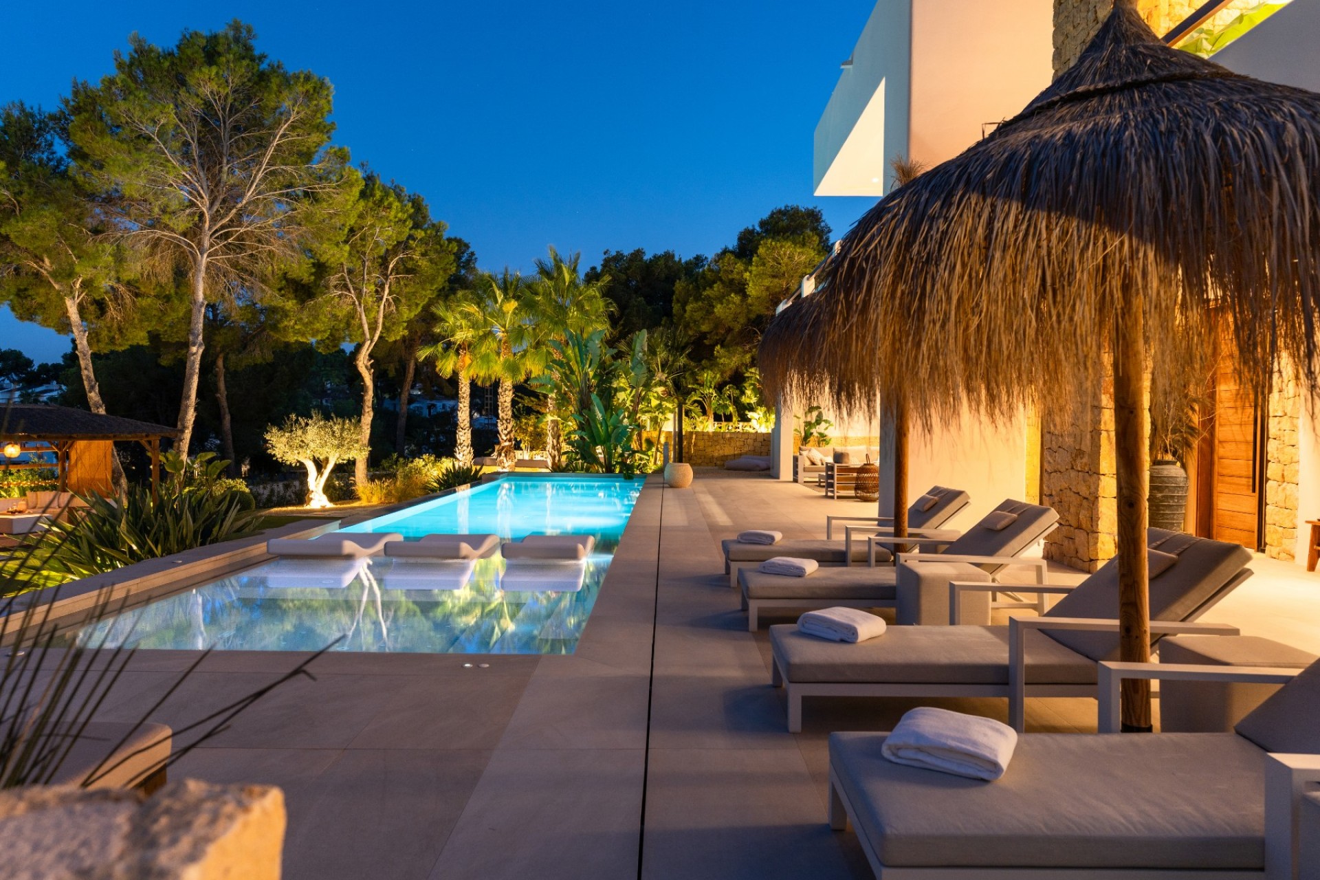 Sale - Villa -
Moraira