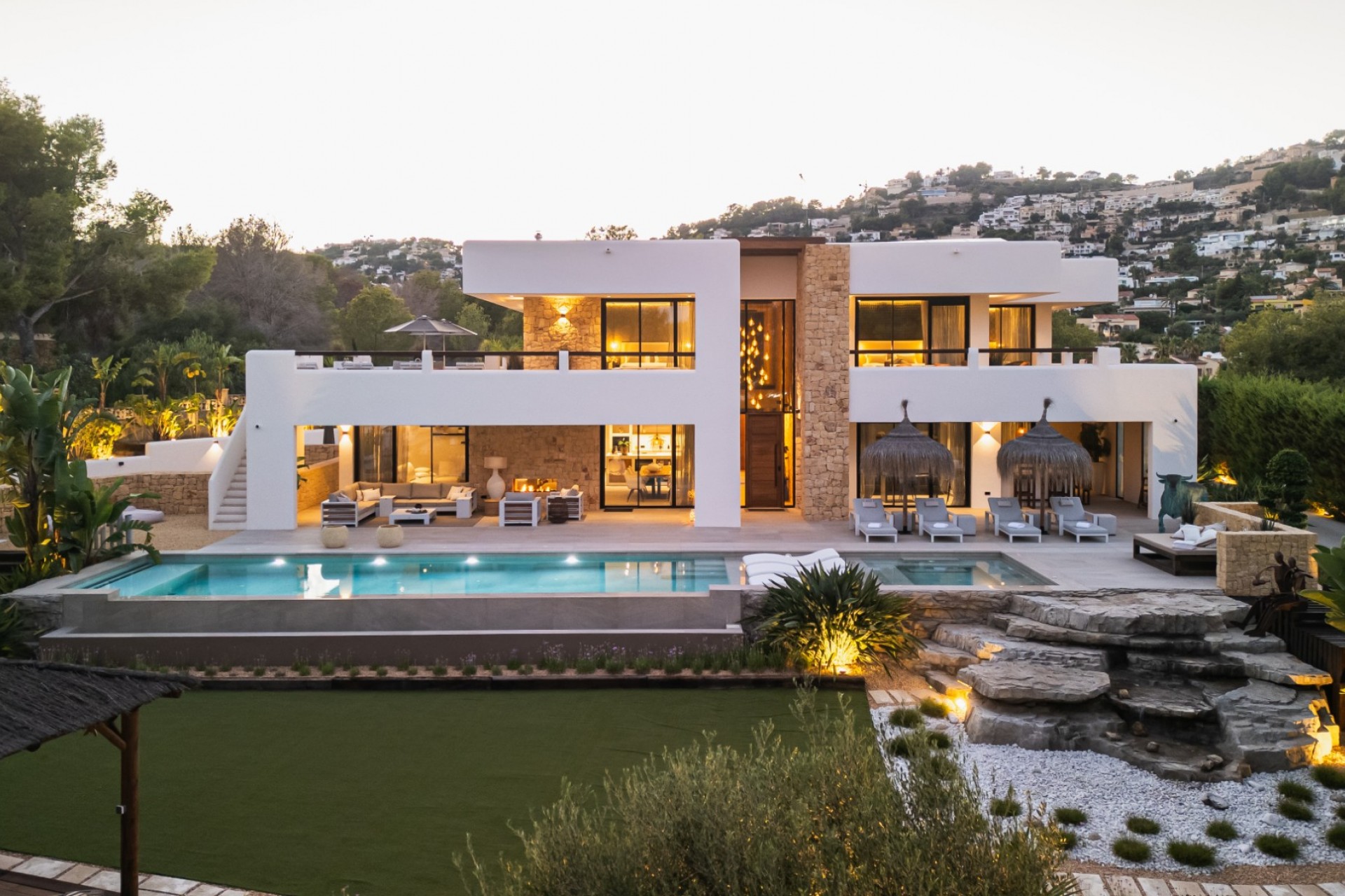 Sale - Villa -
Moraira