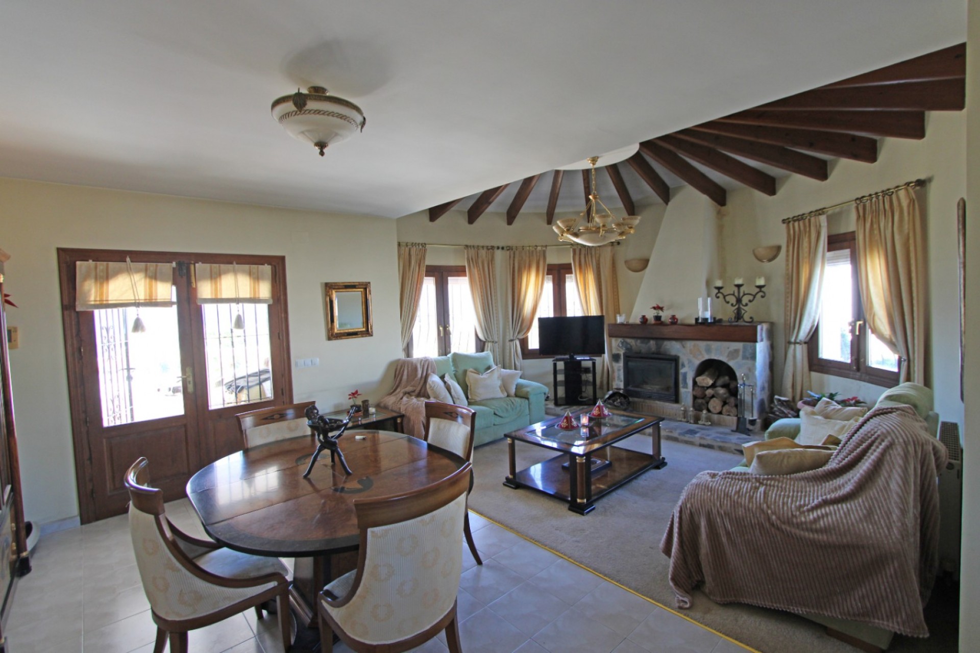 Sale - Villa -
Murla