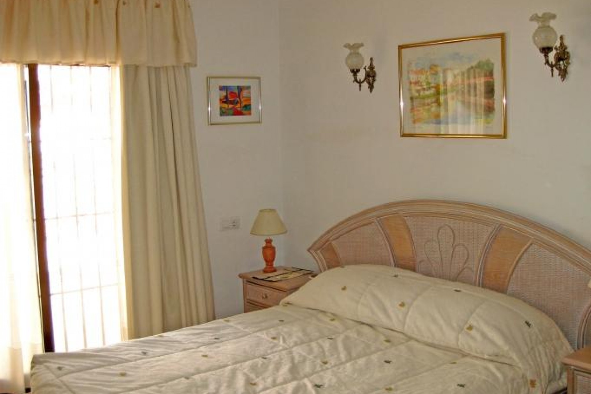 Sale - Villa -
Orba
