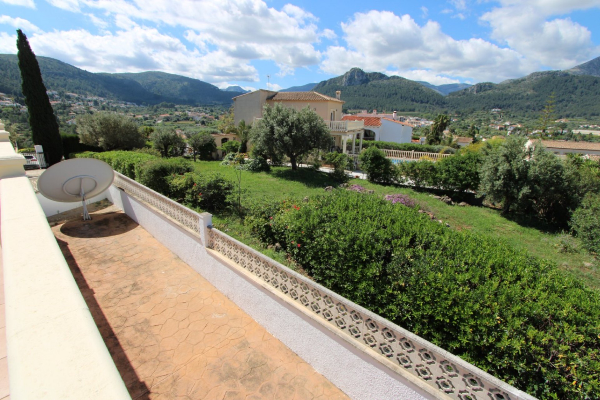 Sale - Villa -
Orba