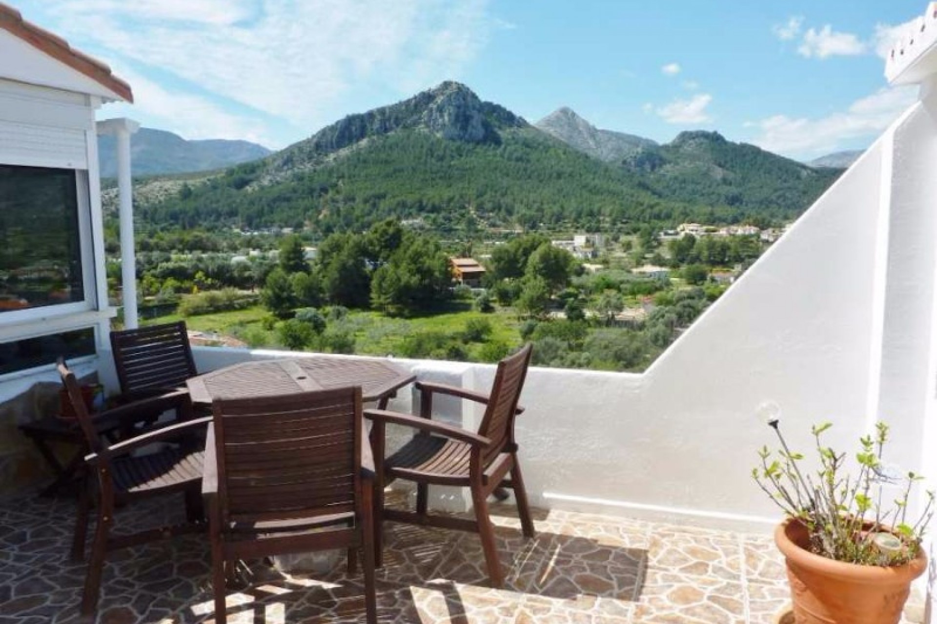 Sale - Villa -
Orba