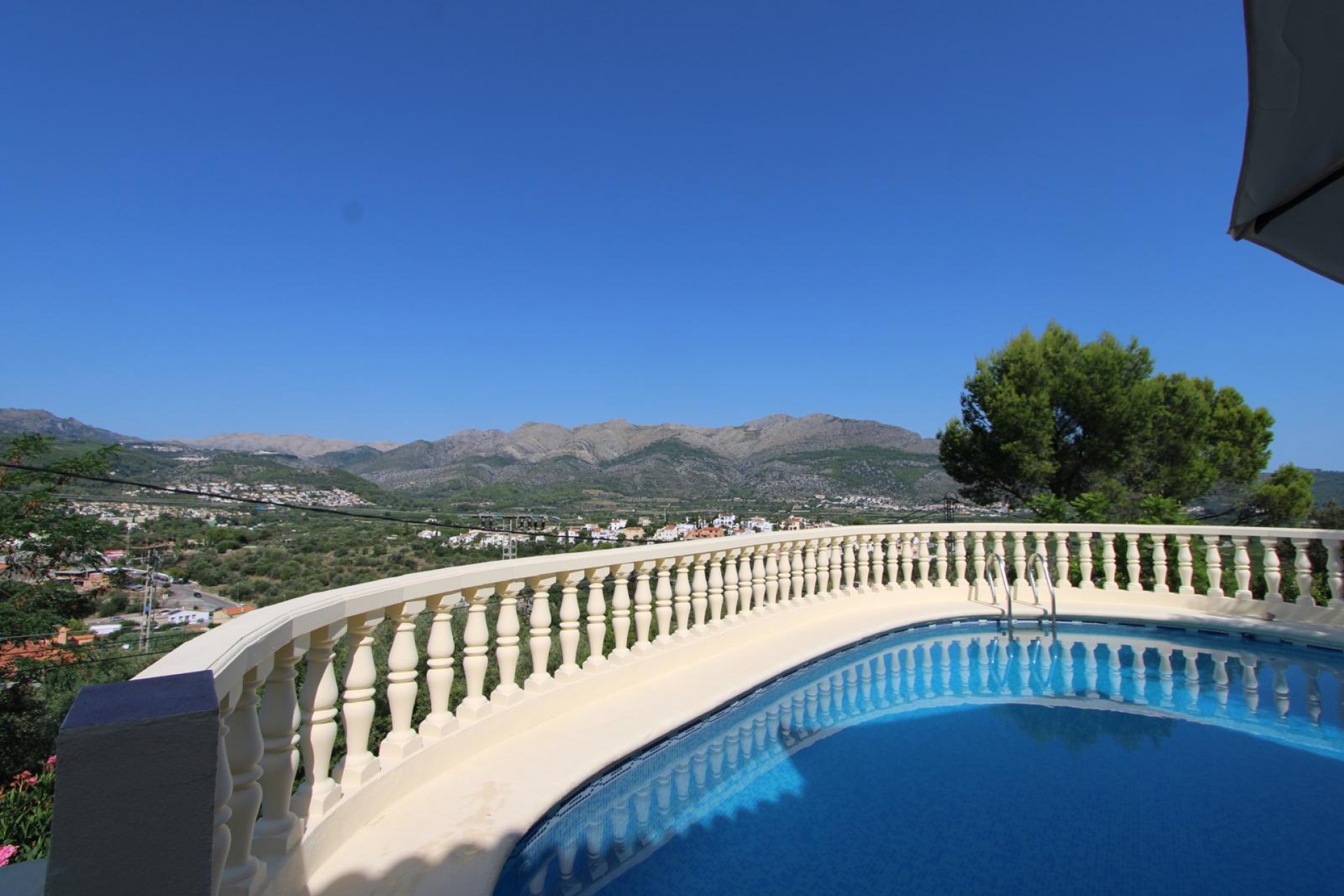 Sale - Villa -
Orba