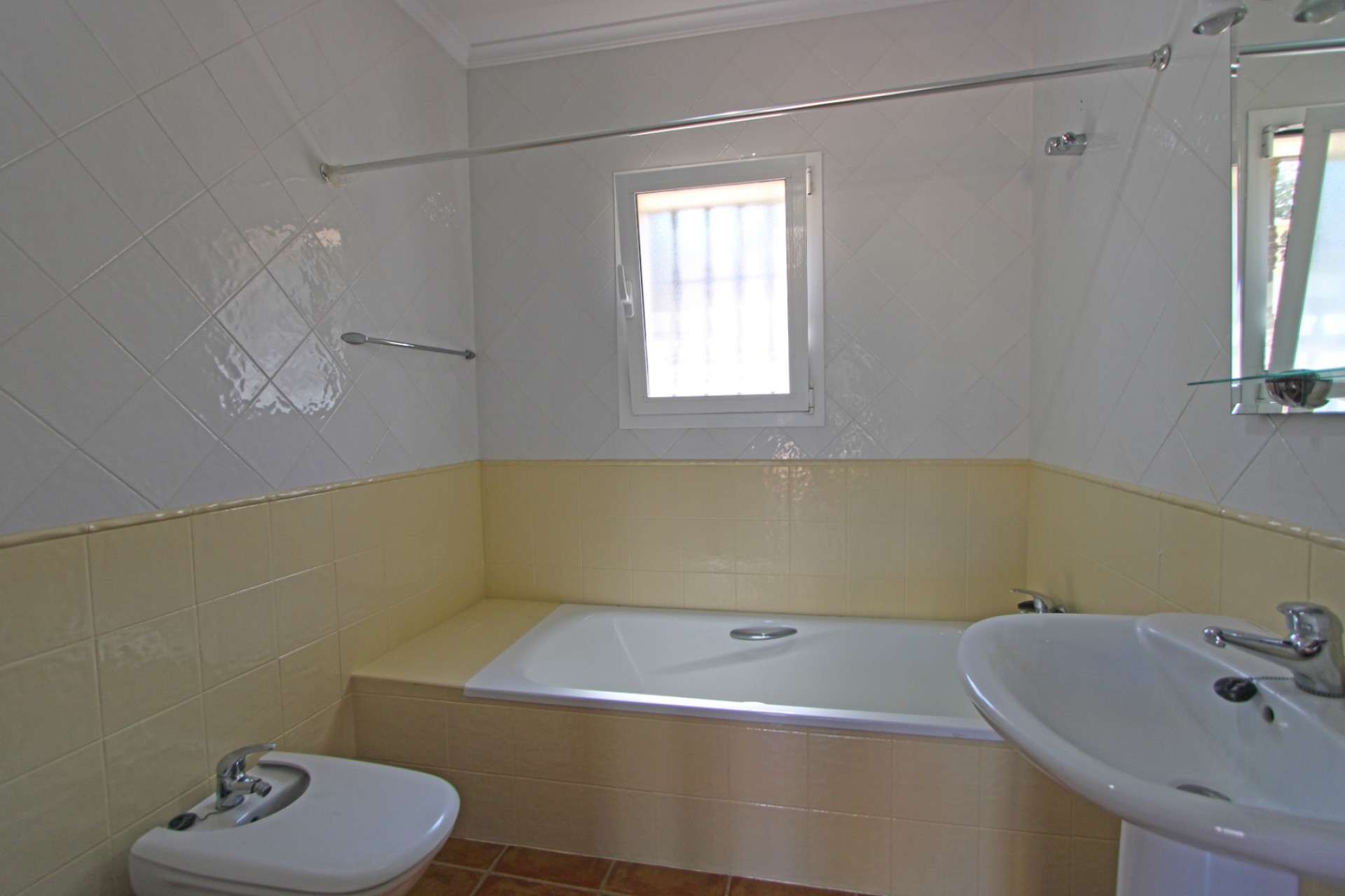 Sale - Villa -
Orba