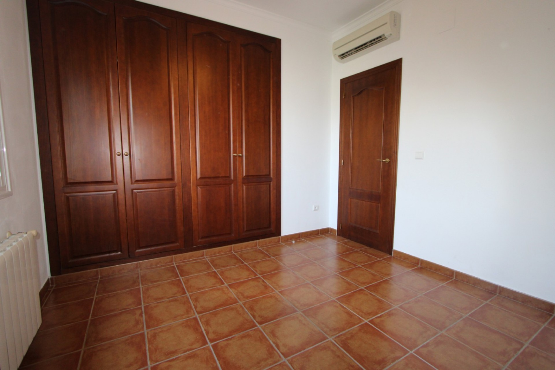 Sale - Villa -
Orba