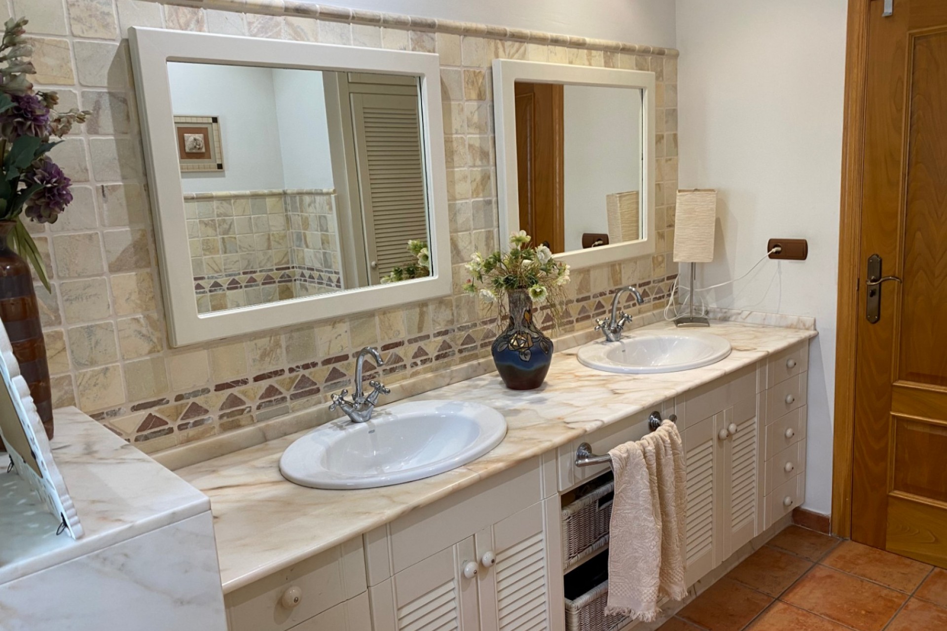 Sale - Villa -
Orba