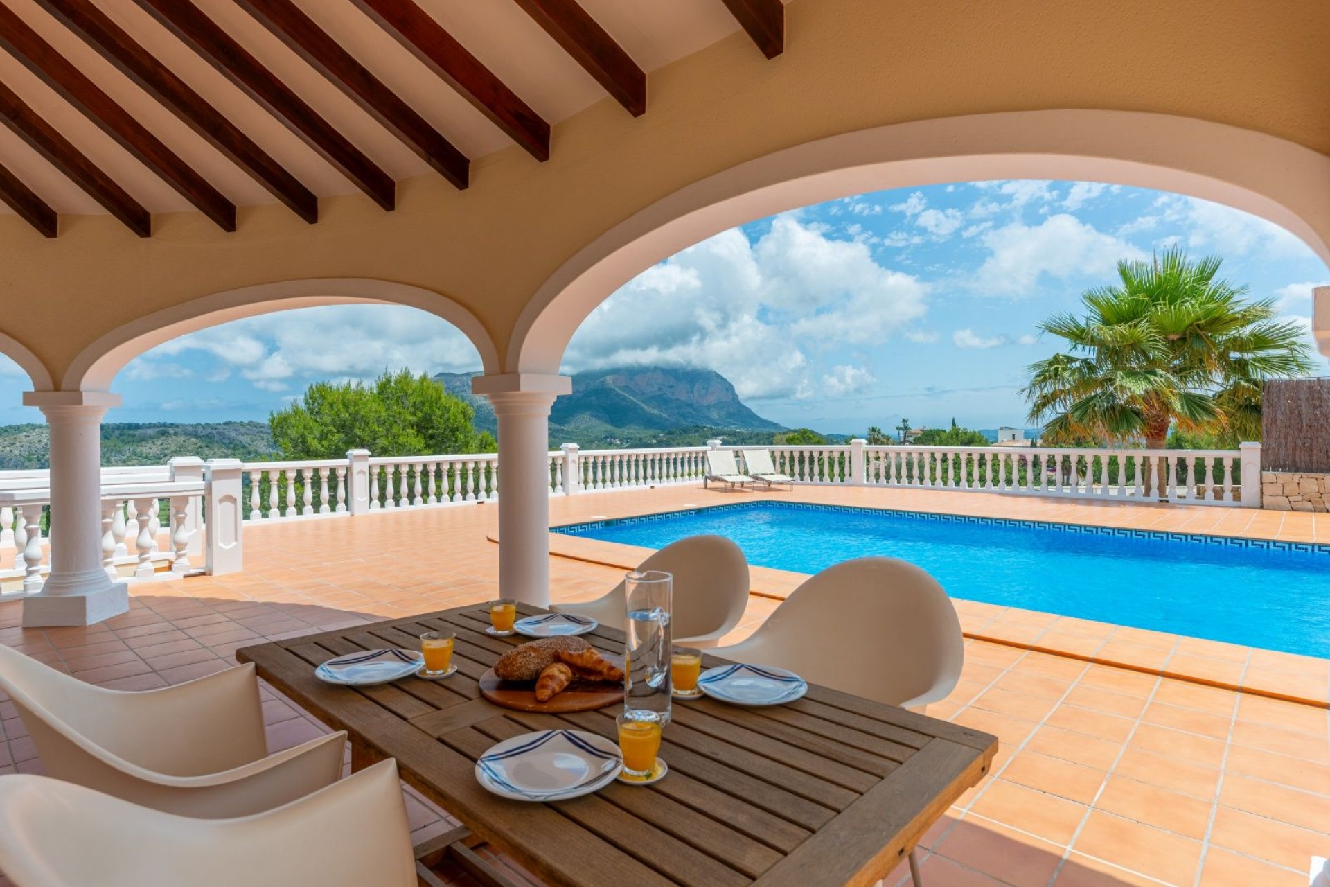 Sale - Villa -
Pedreguer - La Sella