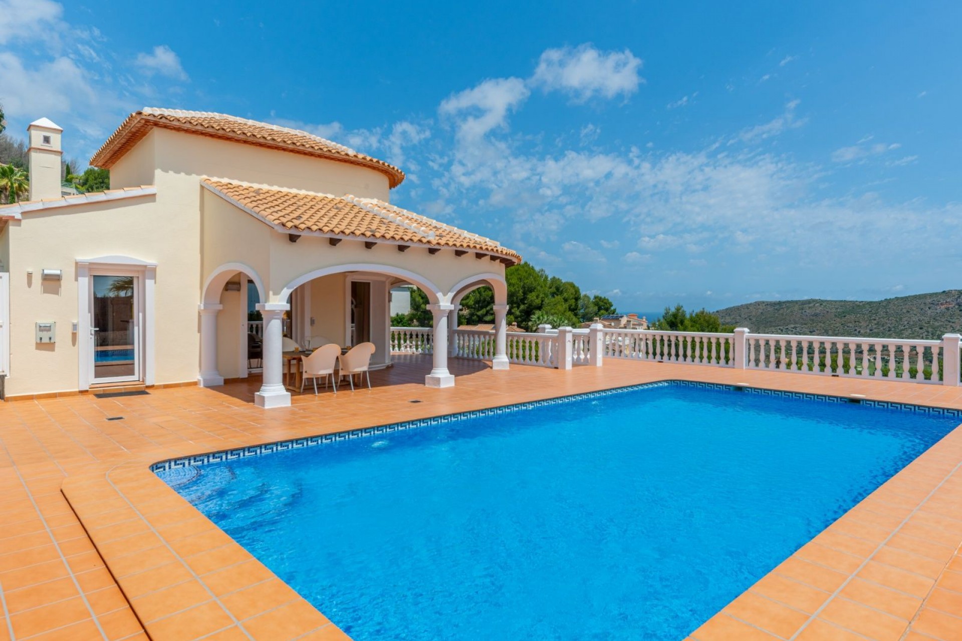Sale - Villa -
Pedreguer - La Sella