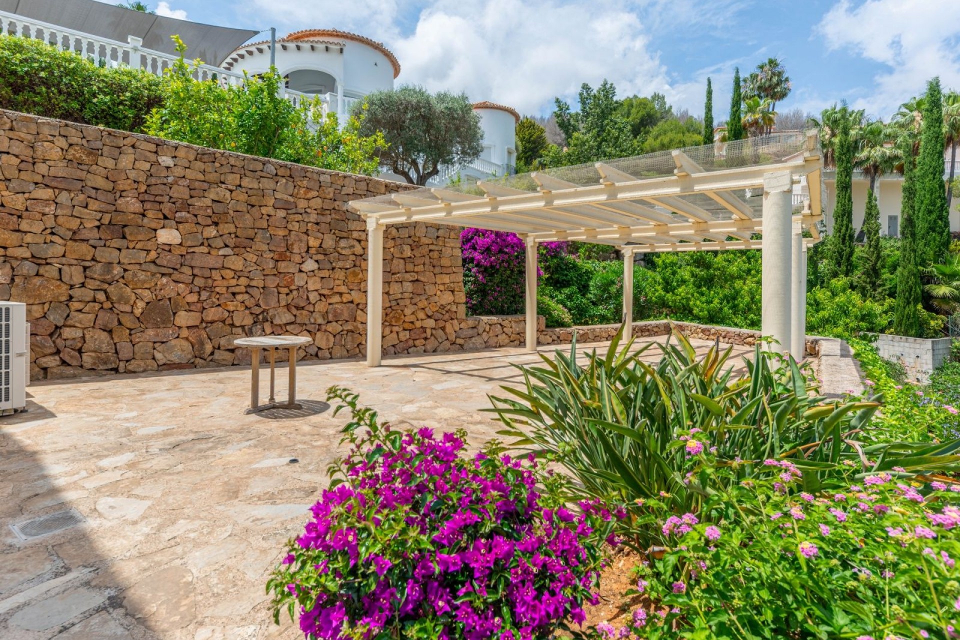 Sale - Villa -
Pedreguer - La Sella