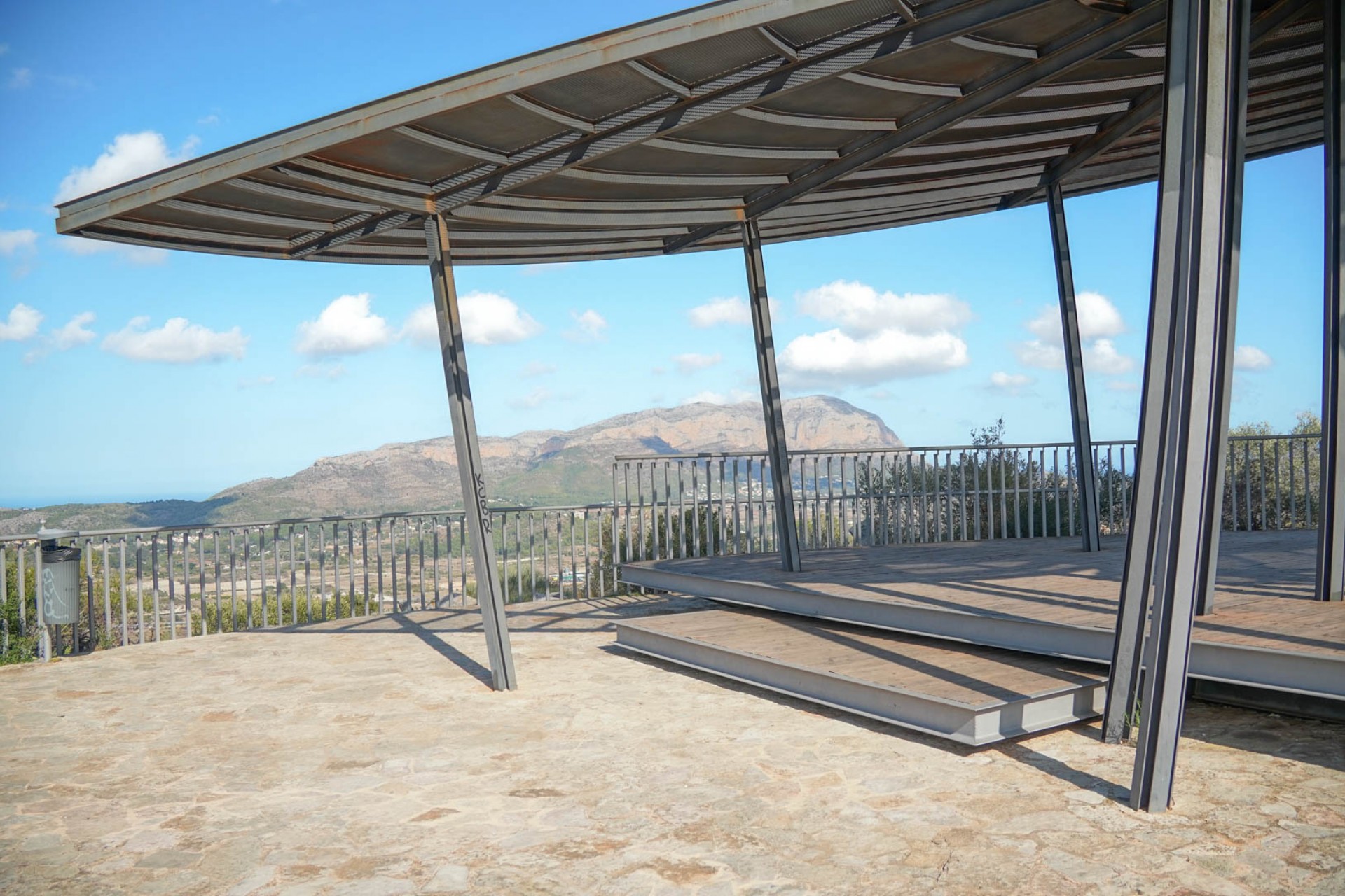 Sale - Villa -
Pedreguer