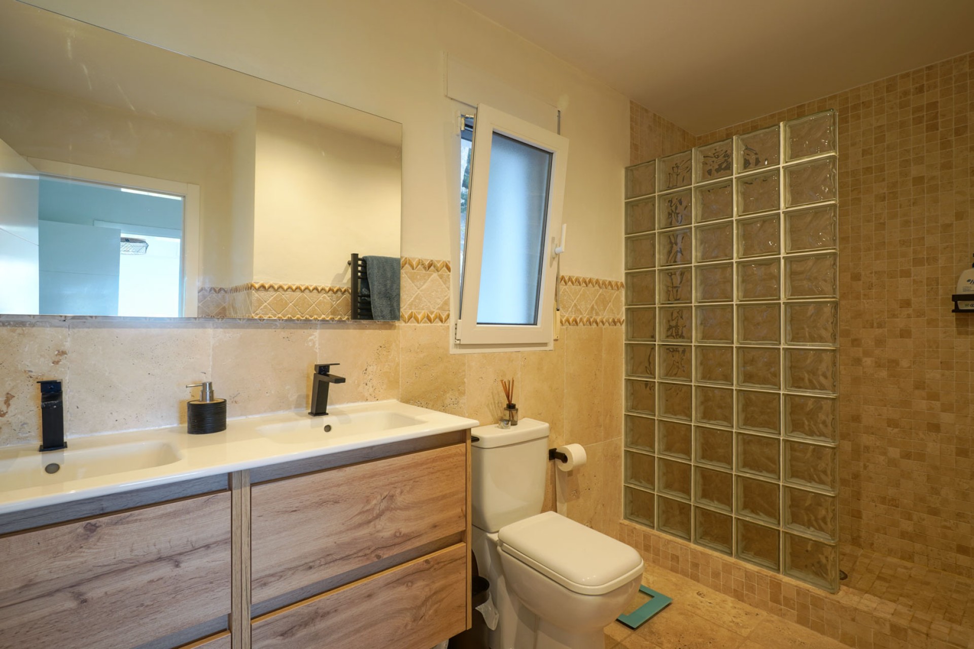 Sale - Villa -
Pedreguer