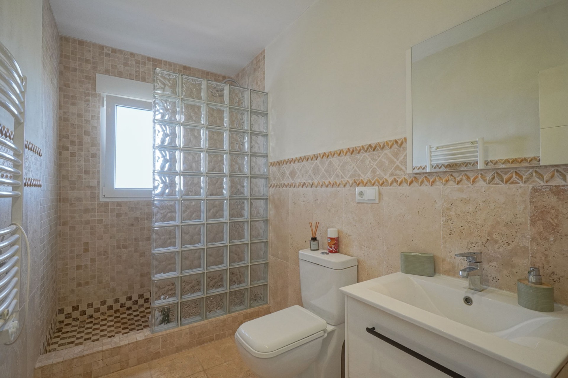 Sale - Villa -
Pedreguer