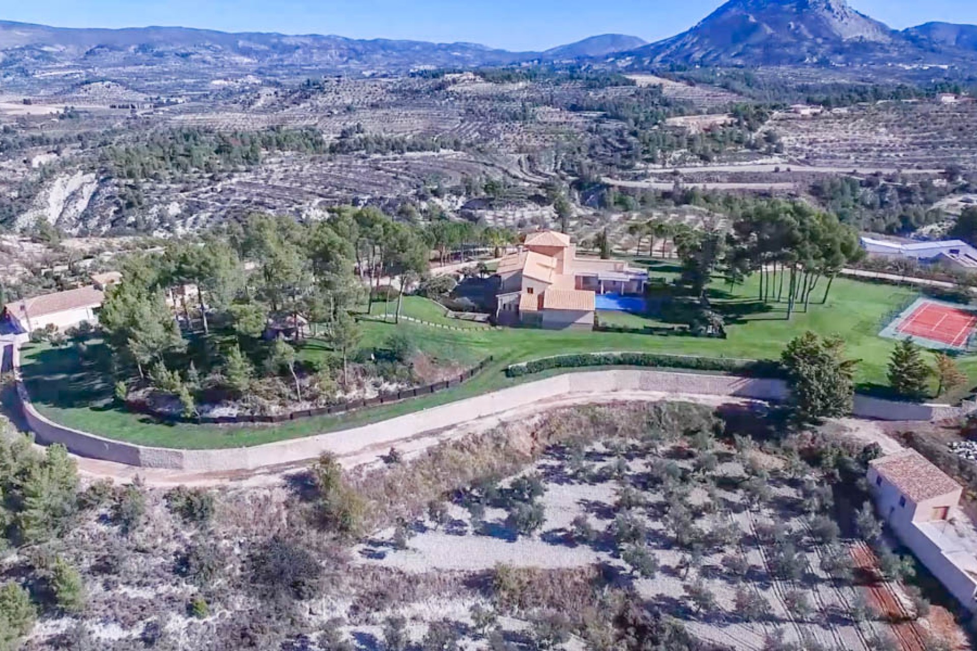 Sale - Villa -
Penaguila