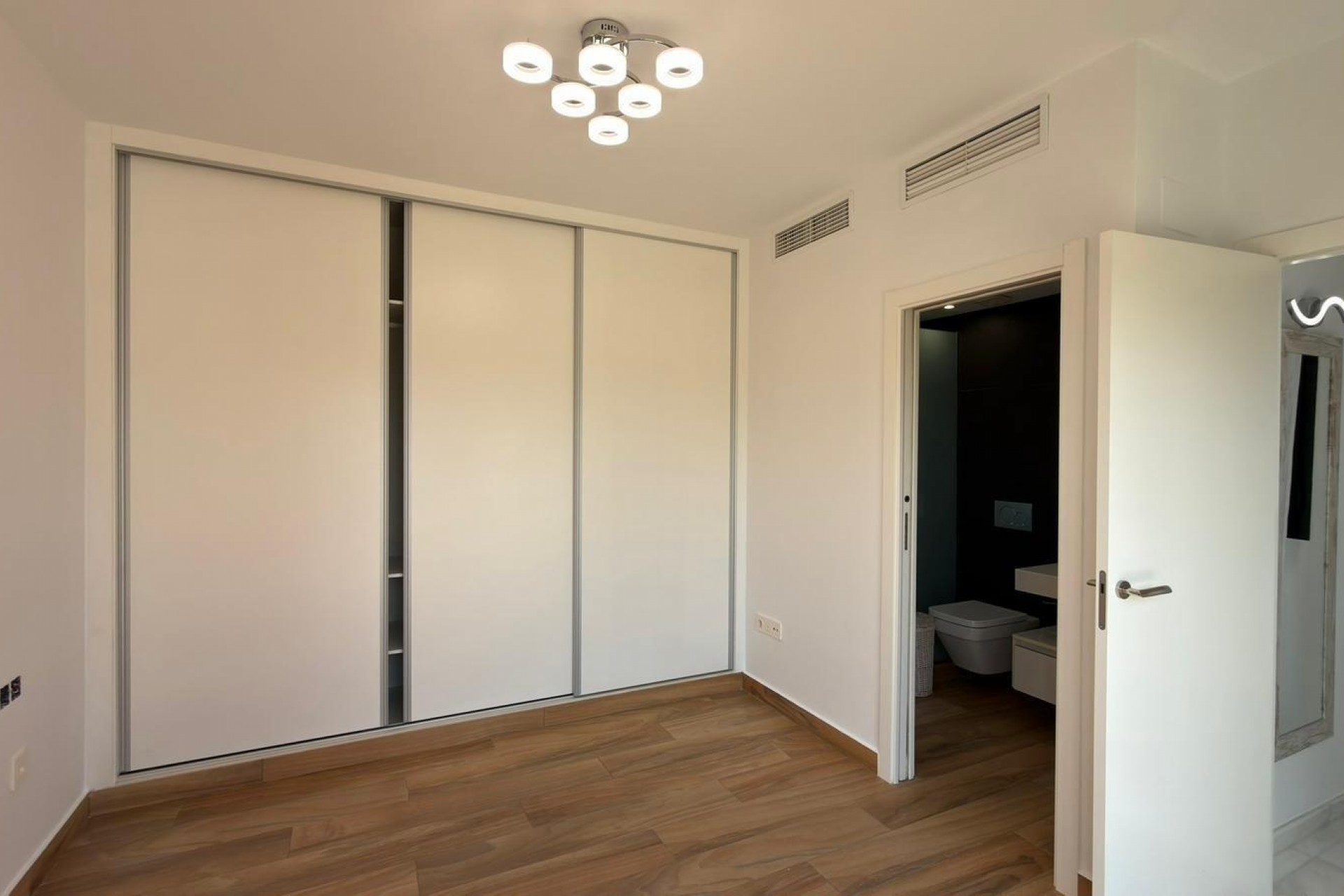 Sale - Villa -
Polop - Alberca