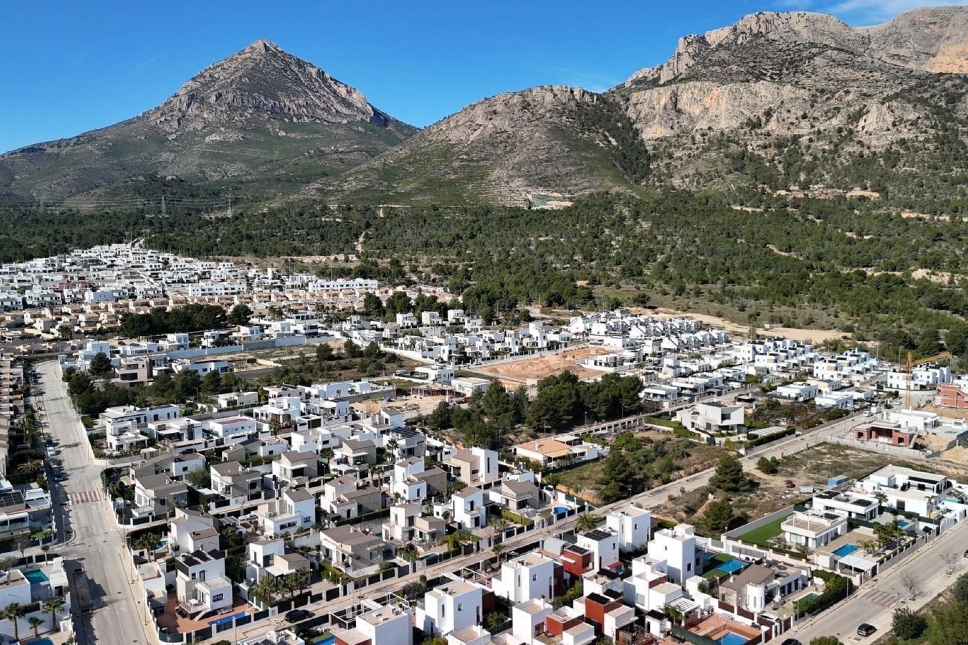 Sale - Villa -
Polop - Alberca