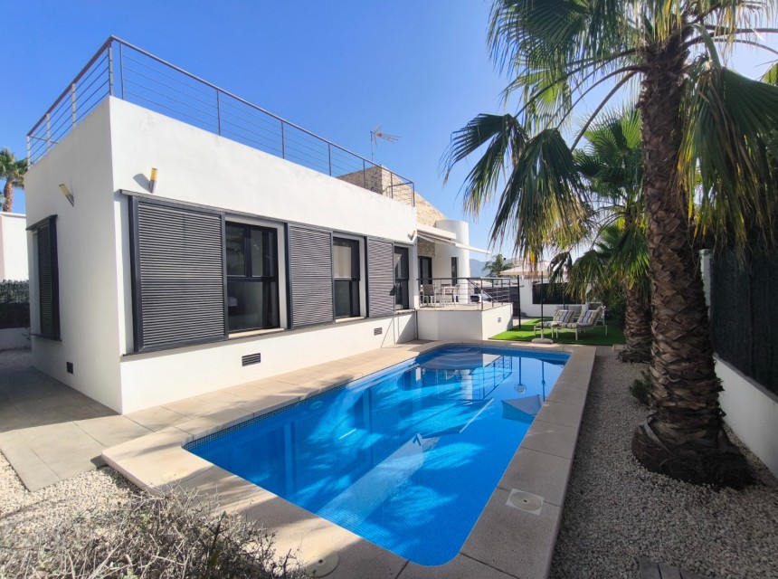Sale - Villa -
Polop - Alberca
