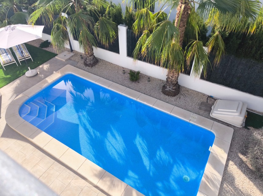 Sale - Villa -
Polop - Alberca