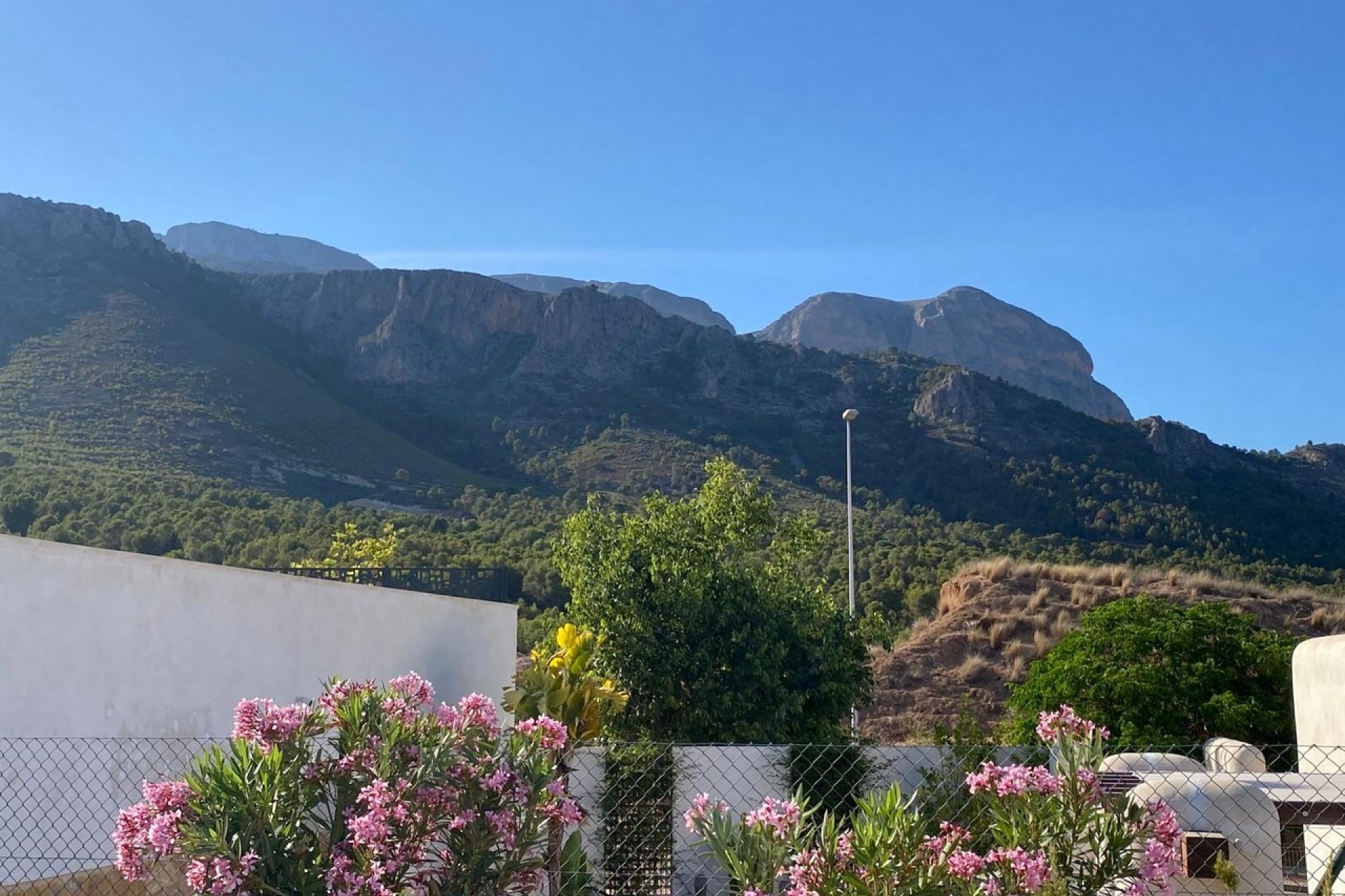 Sale - Villa -
Polop