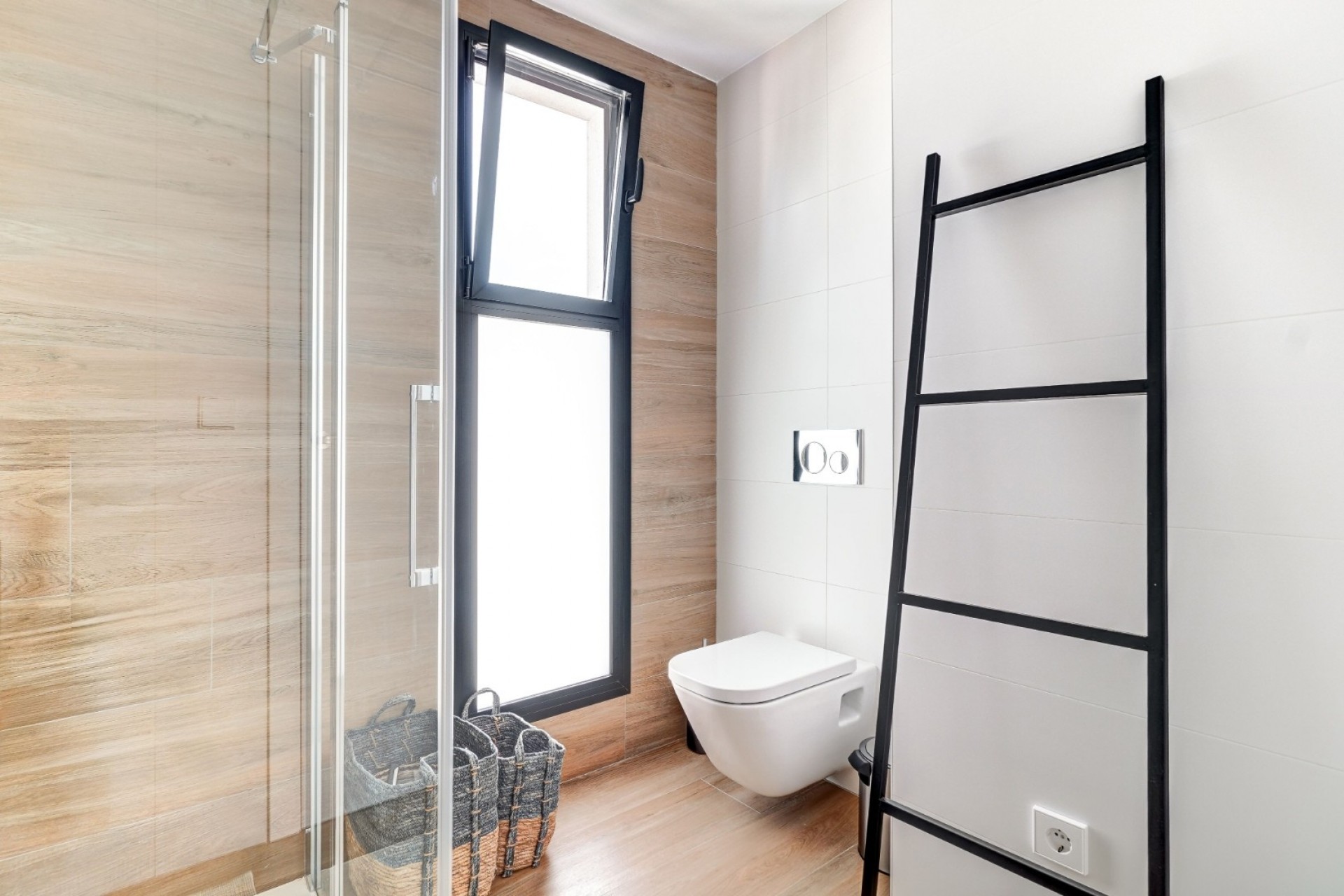 Sale - Villa / Semi detached -
Moraira - La Cometa