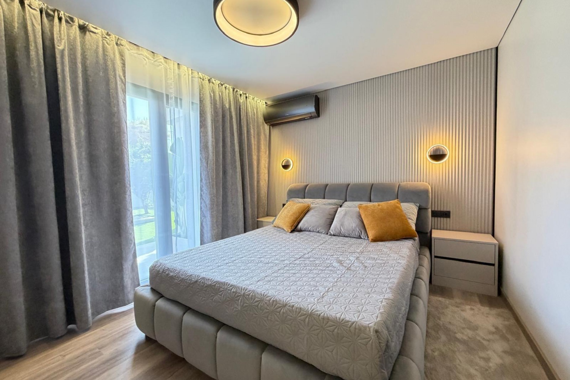 Sale - Villa -
Torrevieja - Punta Prima