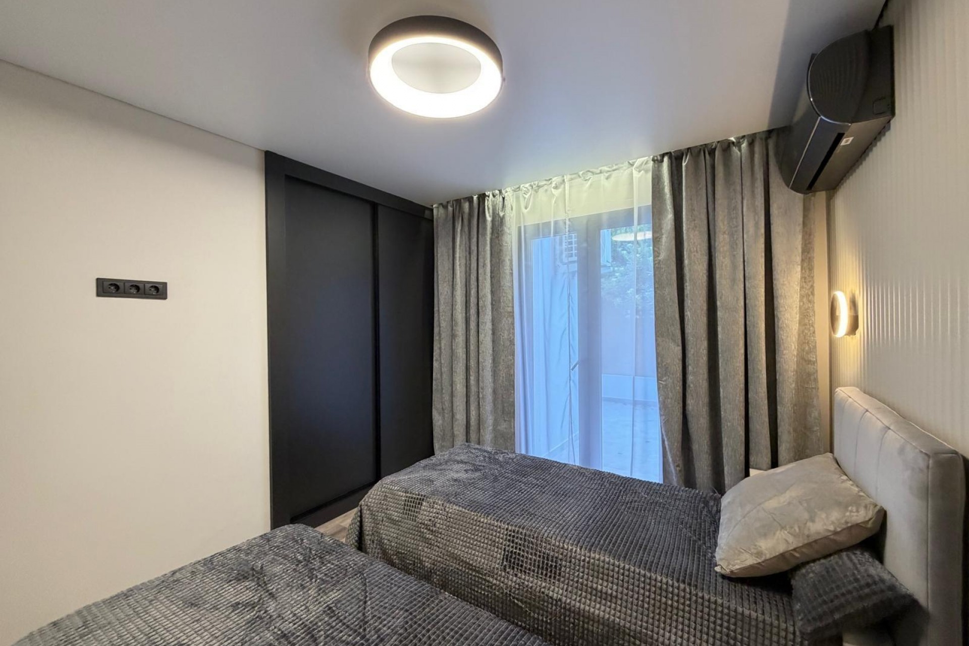 Sale - Villa -
Torrevieja - Punta Prima