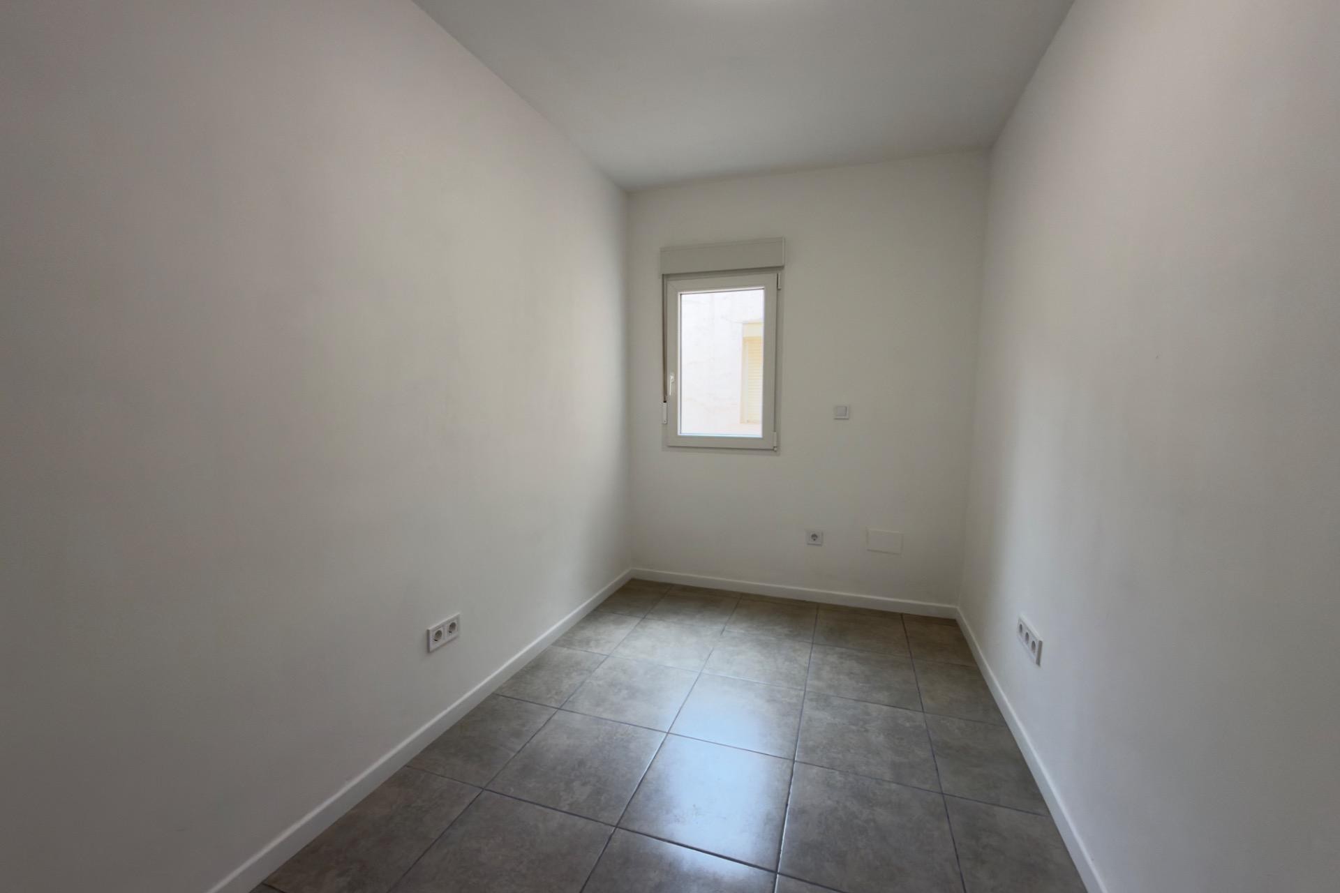 Te koop - Apartamento -
Alicante - Juan XXIII
