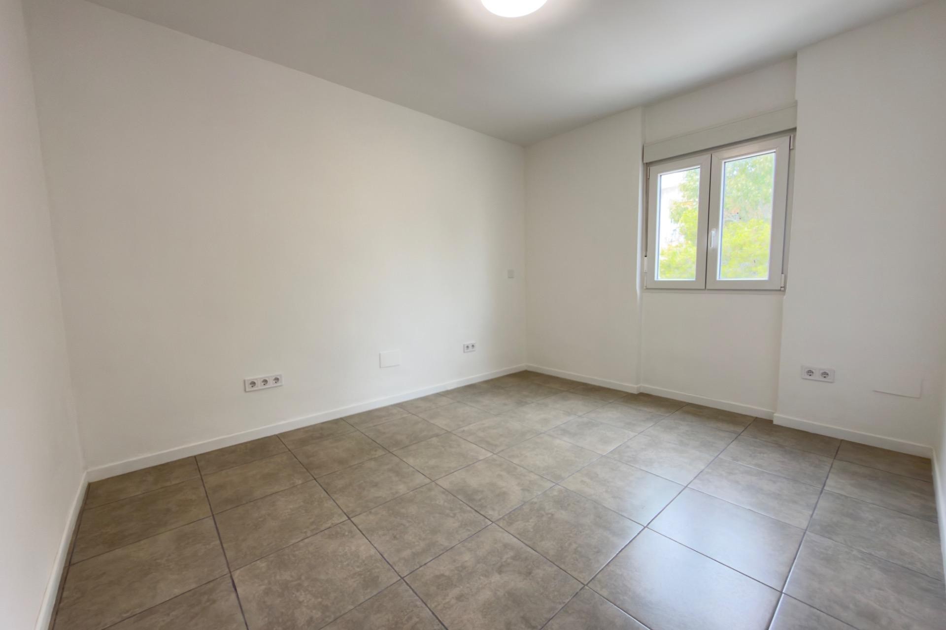 Te koop - Apartamento -
Alicante - Juan XXIII
