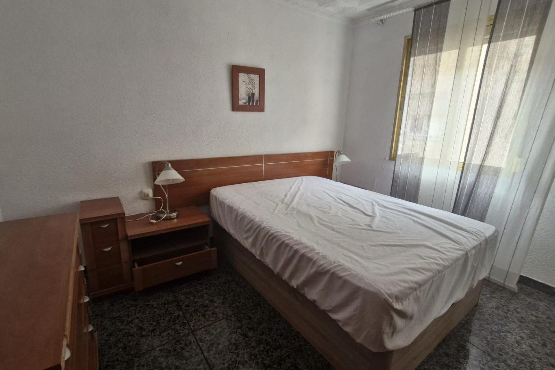Te koop - Apartamento -
Alicante - Virgen del Remedio-Parque lo Morant