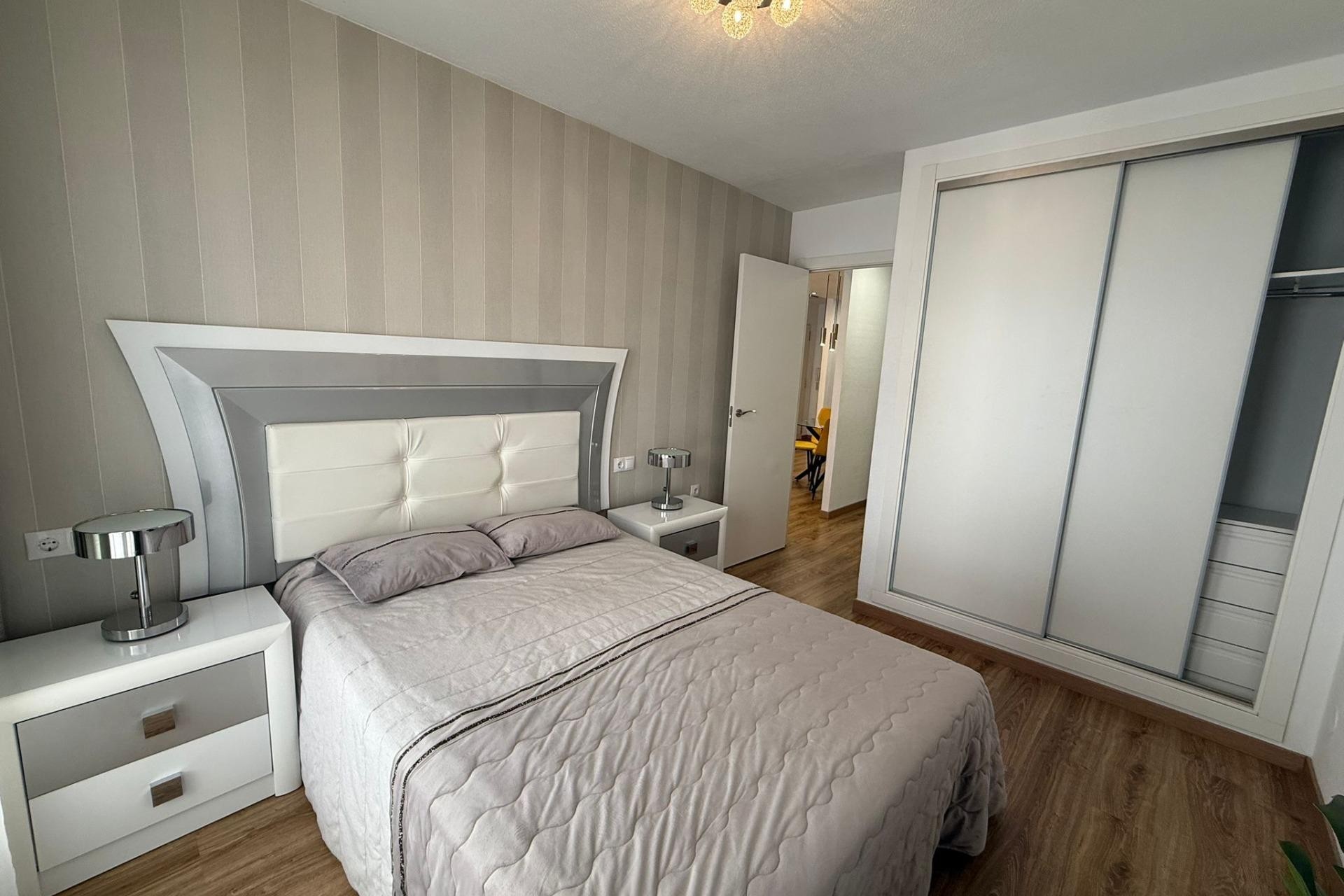 Te koop - Apartamento -
Torrevieja - Centro