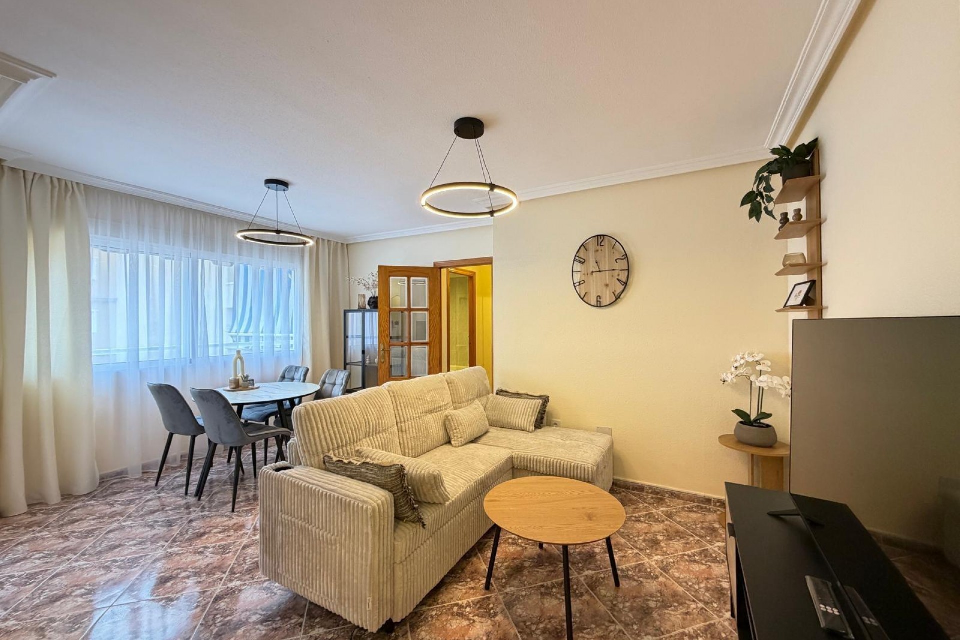 Te koop - Apartamento -
Torrevieja - Centro
