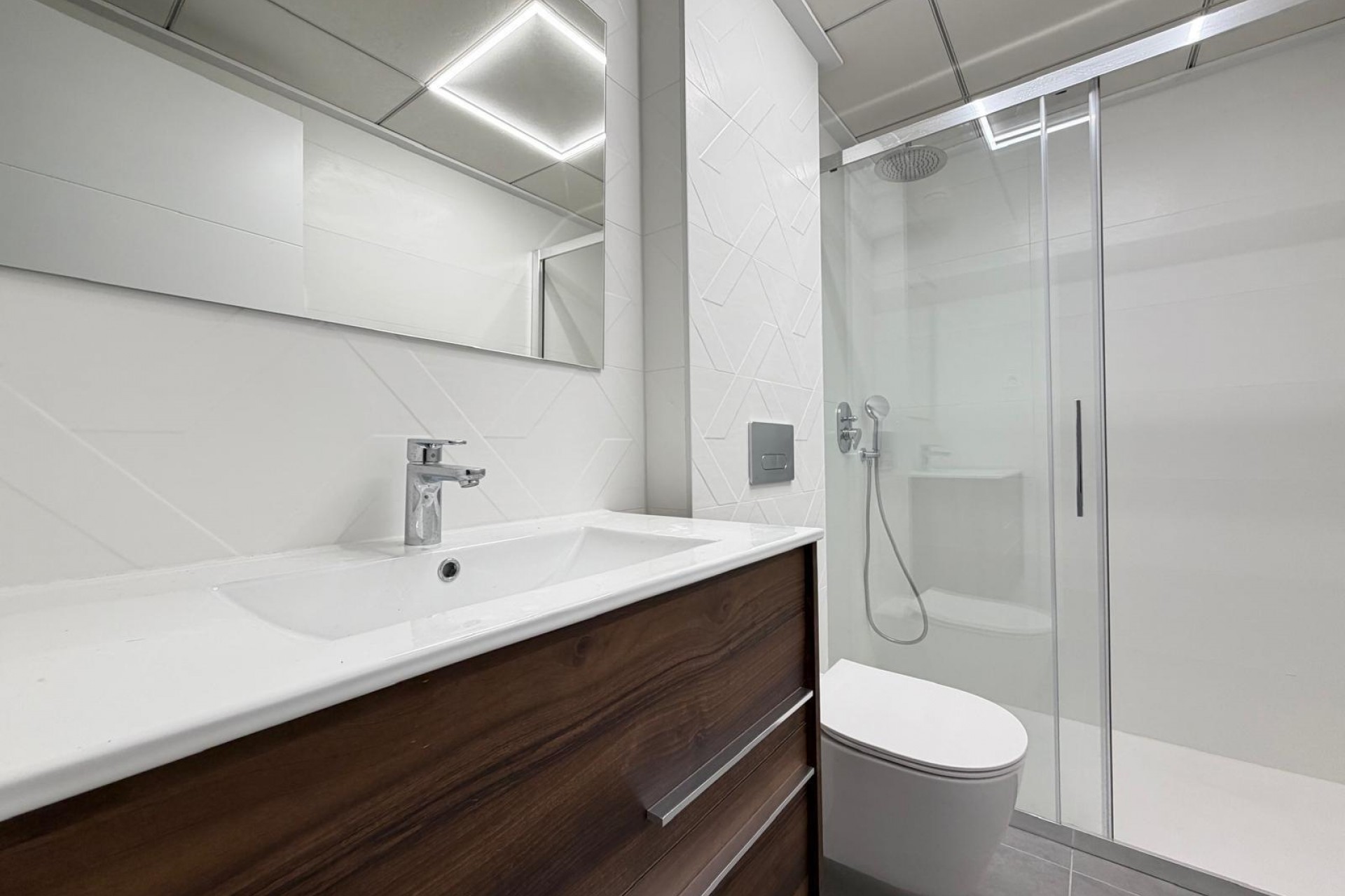 Te koop - Apartamento -
Torrevieja - Estacion de autobuses