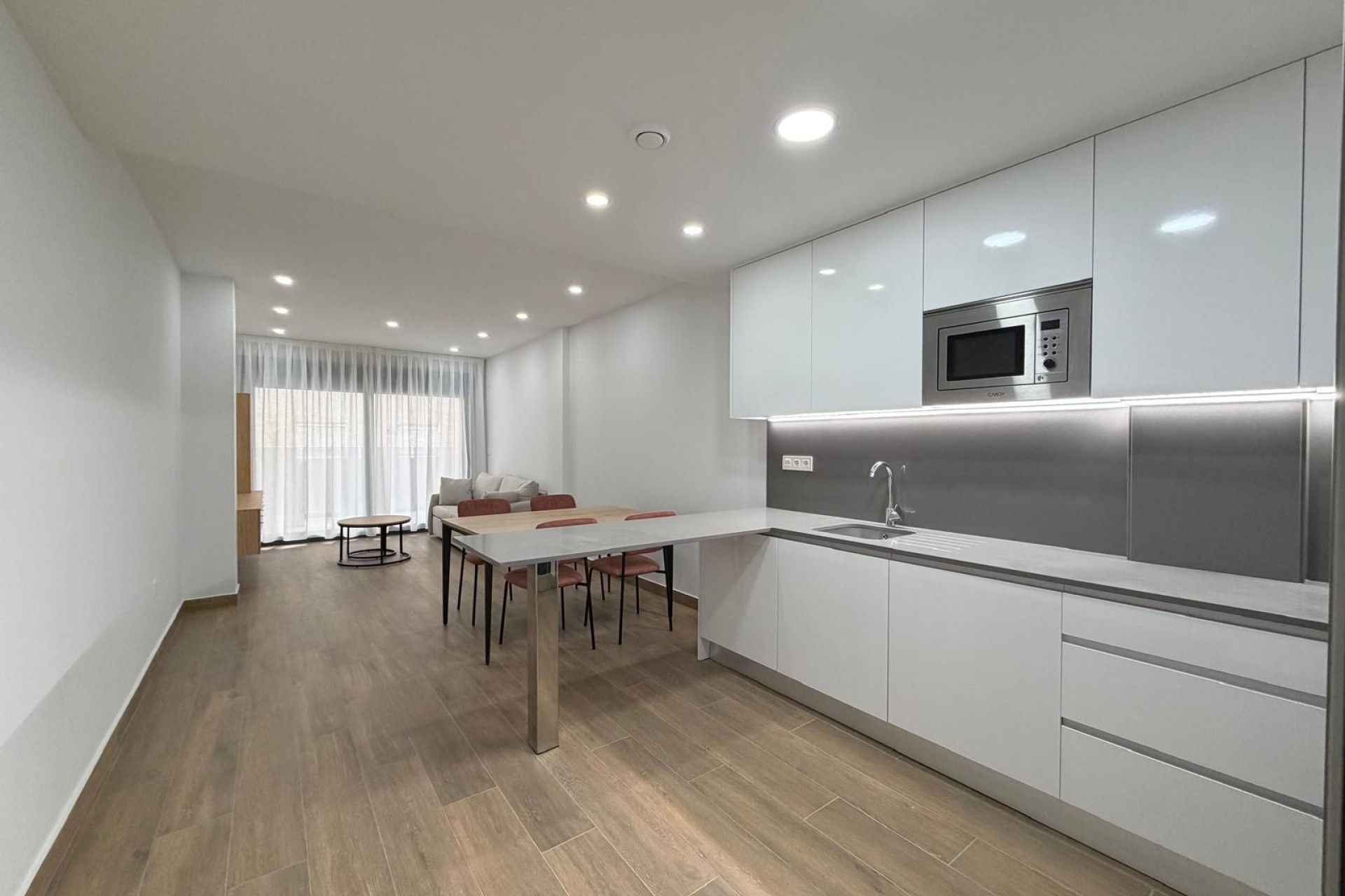 Te koop - Apartamento -
Torrevieja - Estacion de autobuses