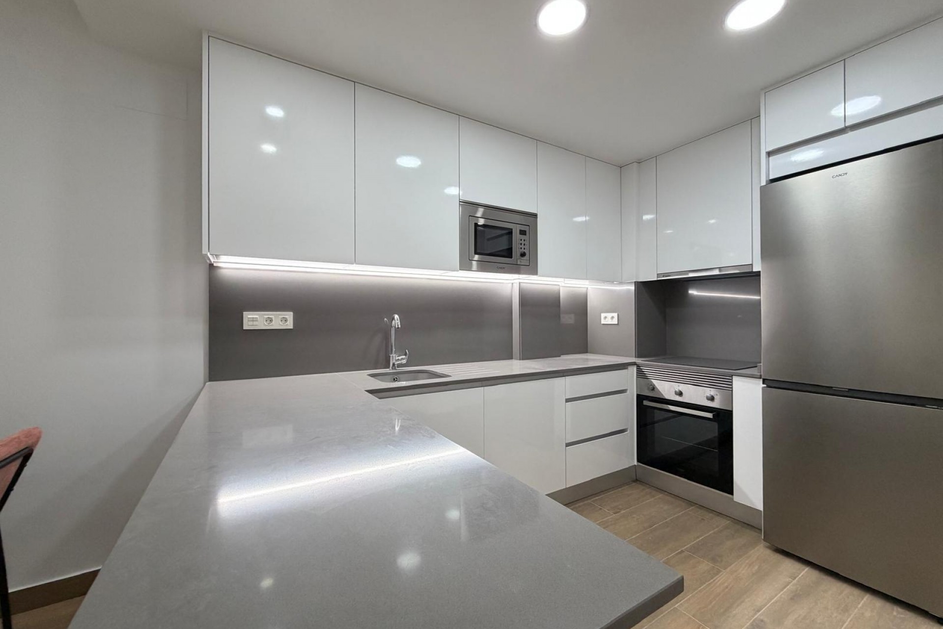 Te koop - Apartamento -
Torrevieja - Estacion de autobuses