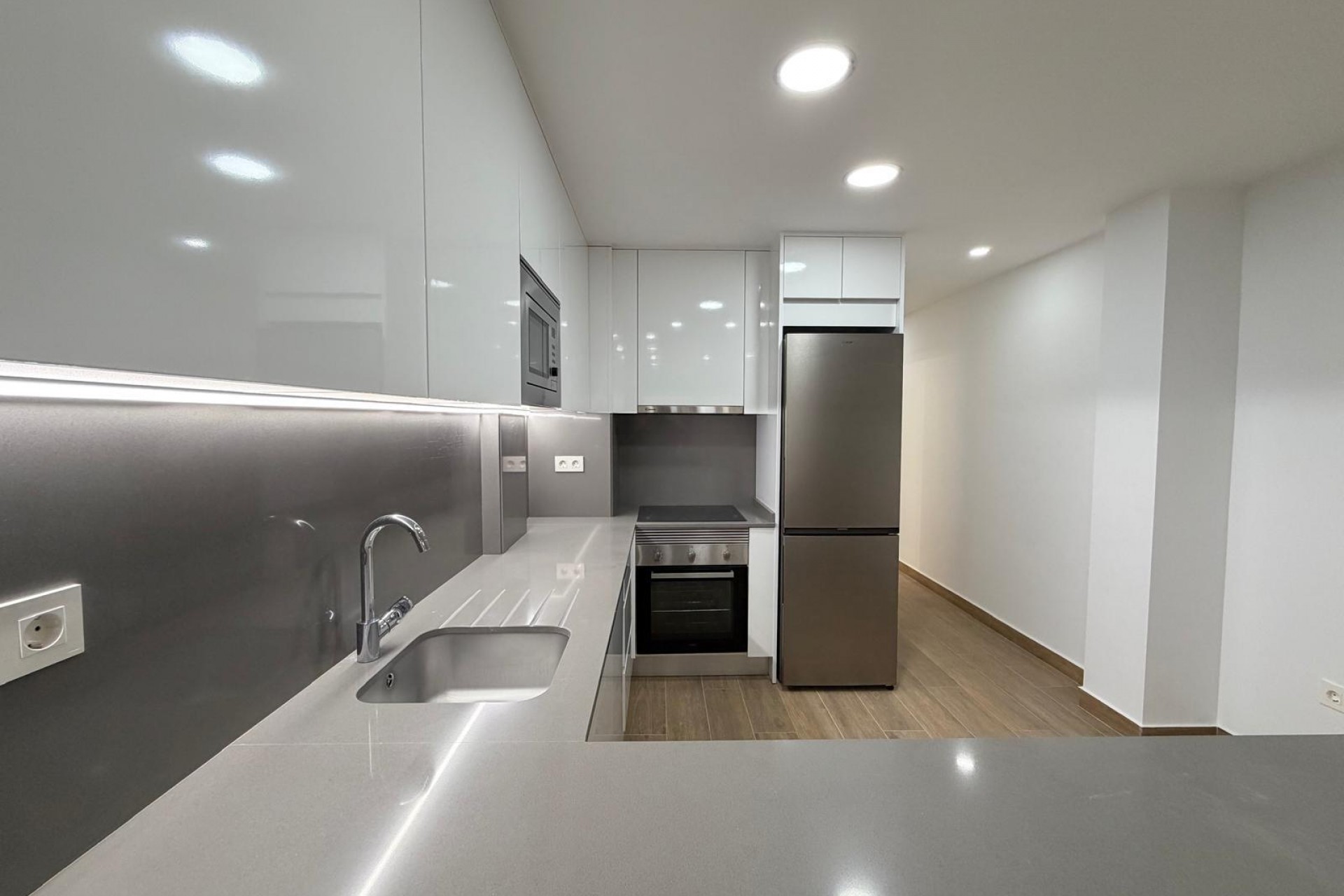 Te koop - Apartamento -
Torrevieja - Estacion de autobuses