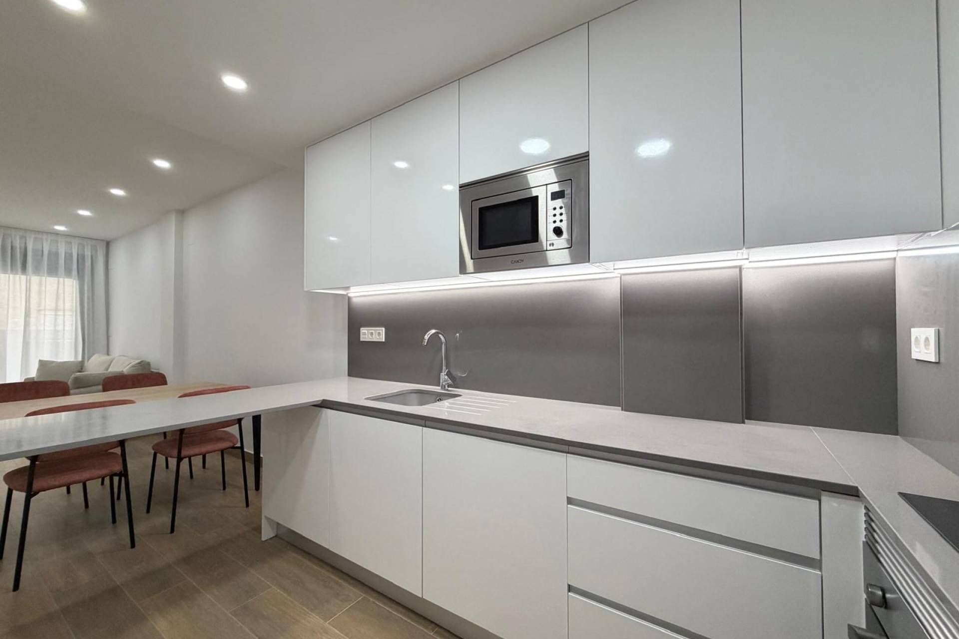 Te koop - Apartamento -
Torrevieja - Estacion de autobuses